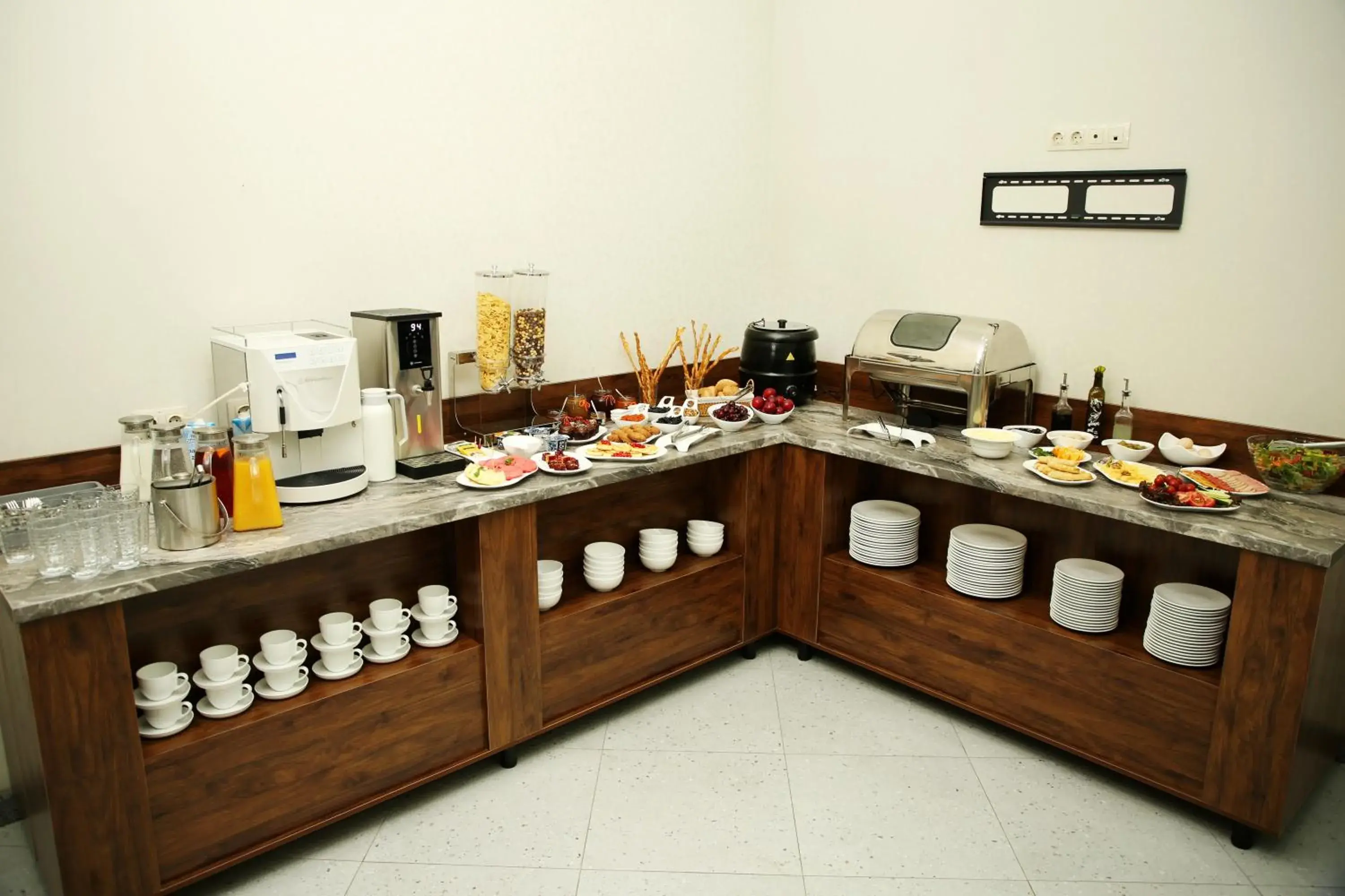 Restaurant/places to eat in Parklane Hotel Restaurant/places to eat in Parklane Hotel