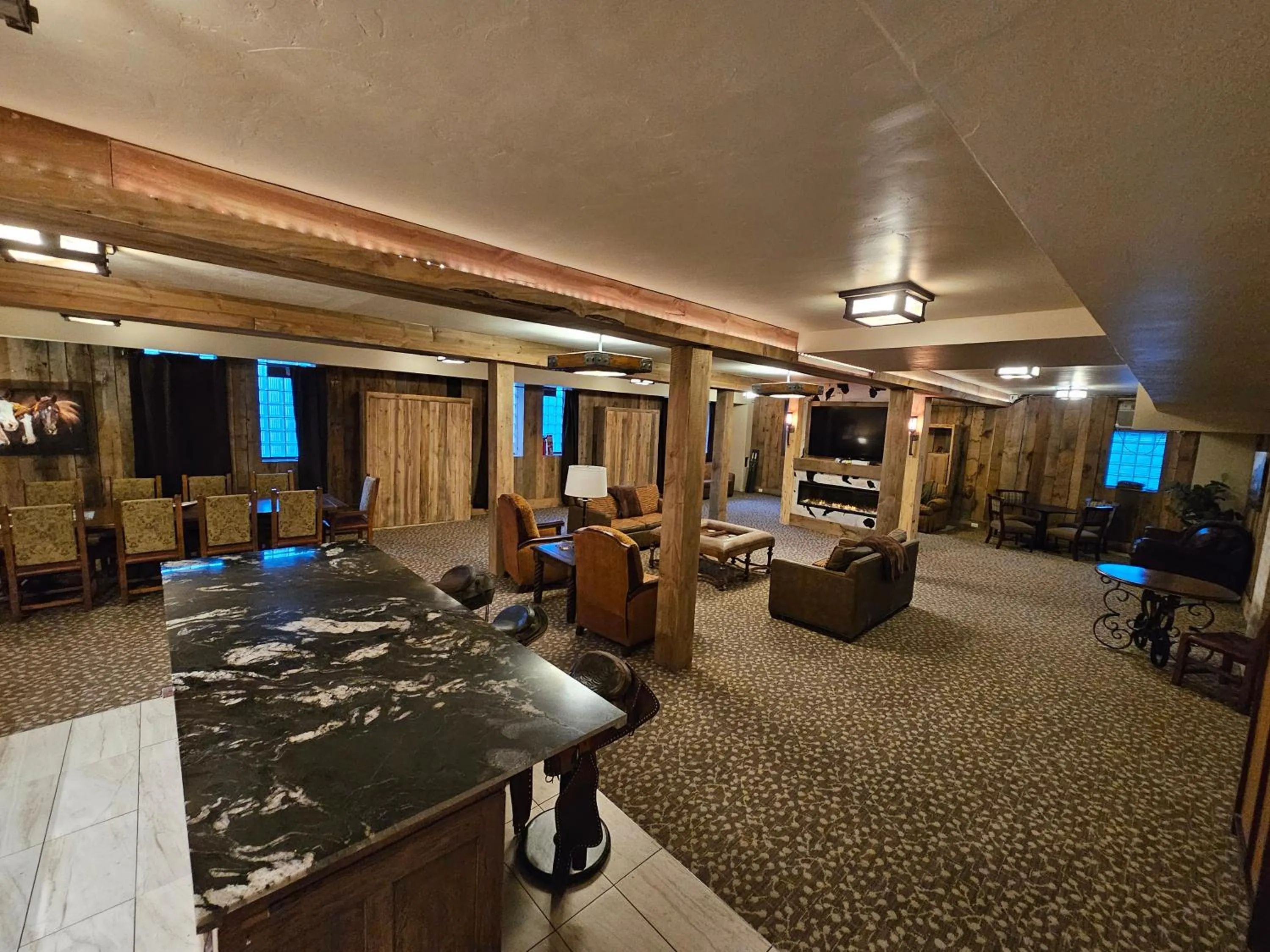 TV and multimedia in Eaglescape Suites and Event Center