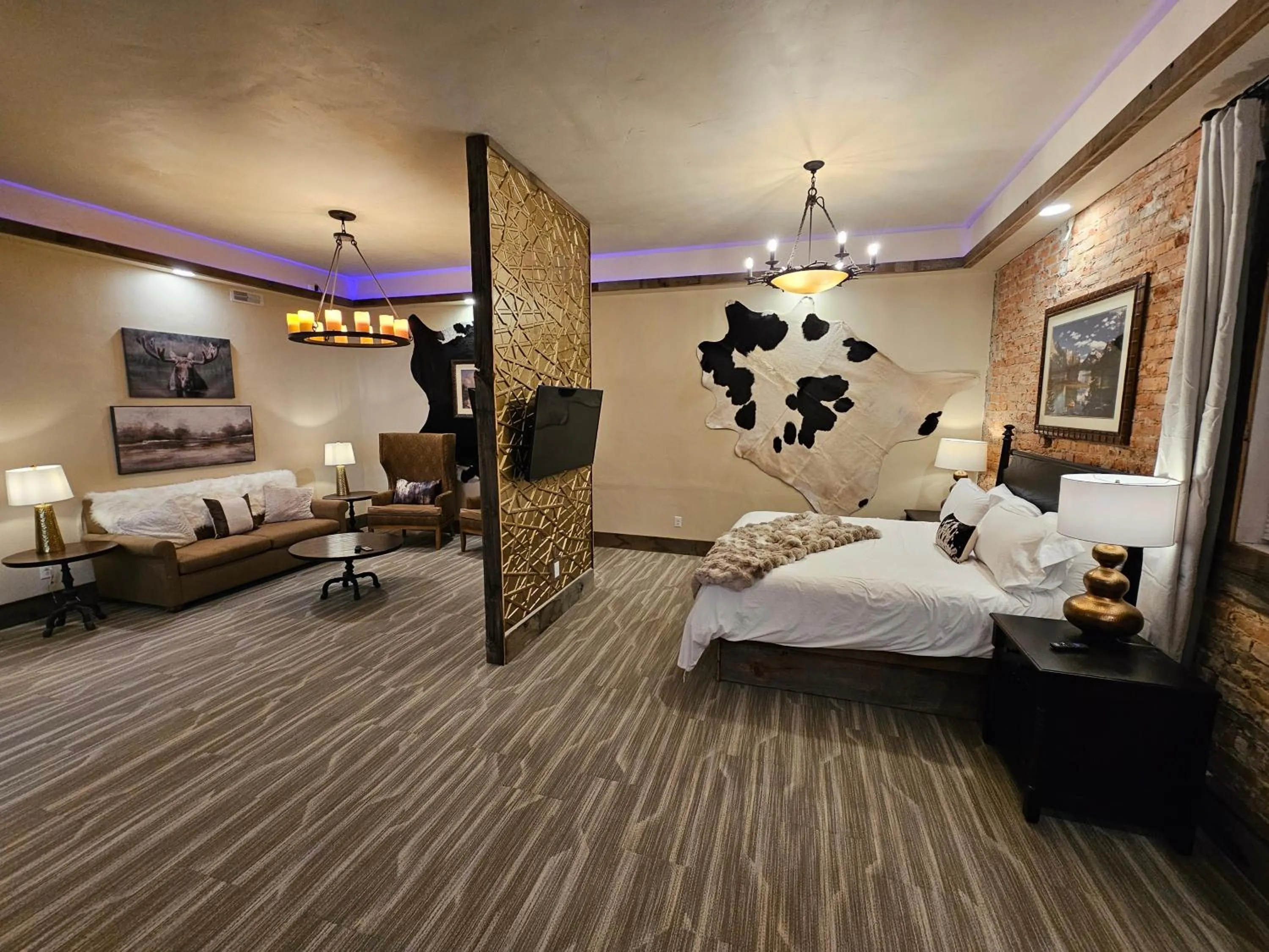 Bed in Eaglescape Suites and Event Center