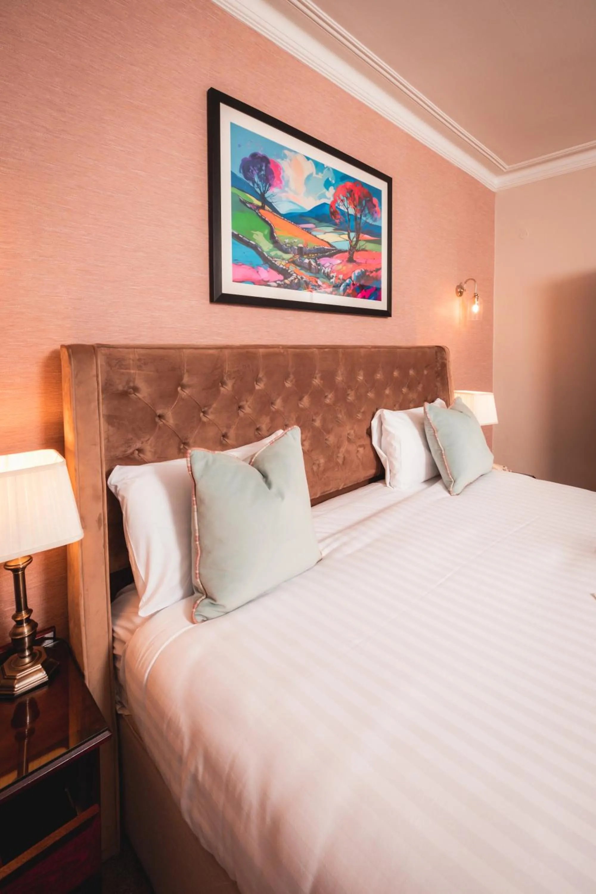 Bed in Old Swan Hotel