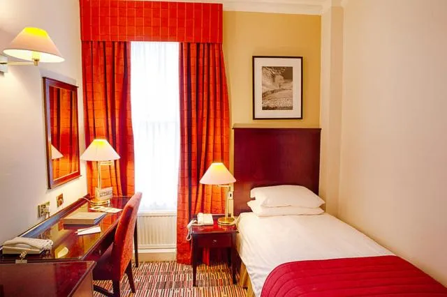 Bed in Old Swan Hotel