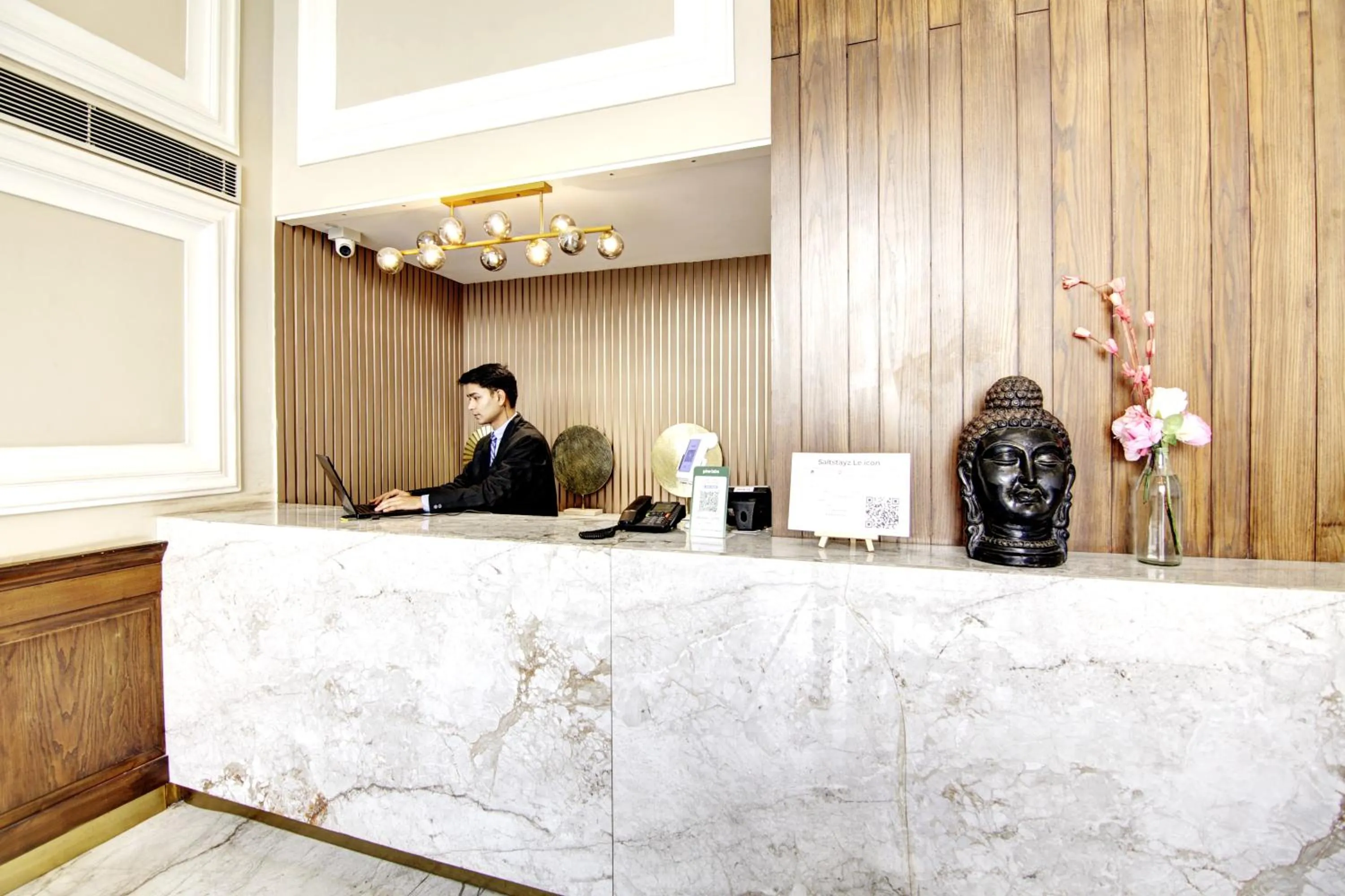 Staff in Saltstayz Premier - Cyber Hub