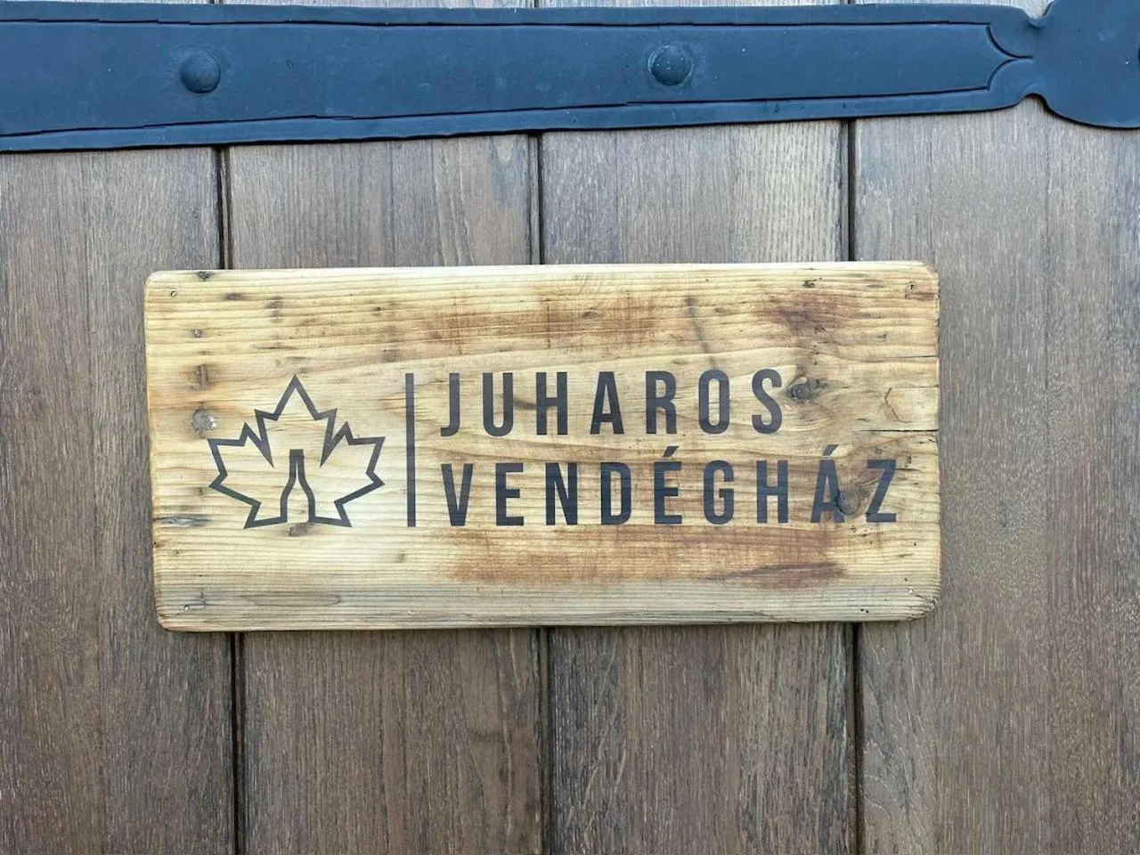 Logo/Certificate/Sign in Juharos Vendégház