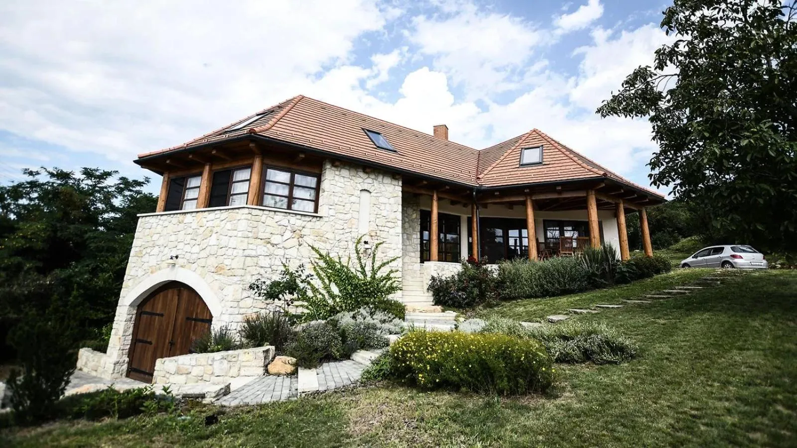 Property building in Juharos Vendégház