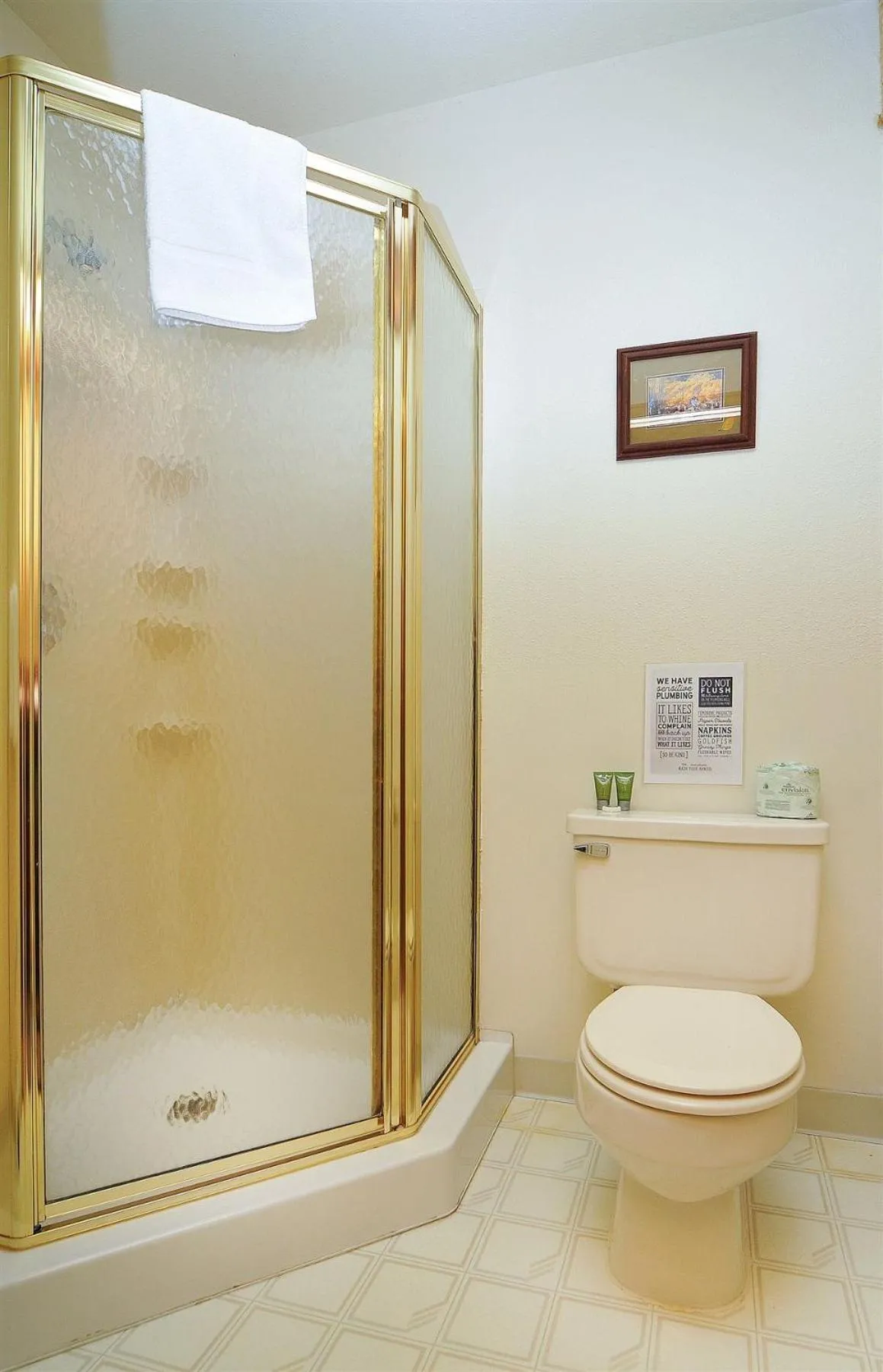 Bathroom in Vista Court Cabins & Lodge