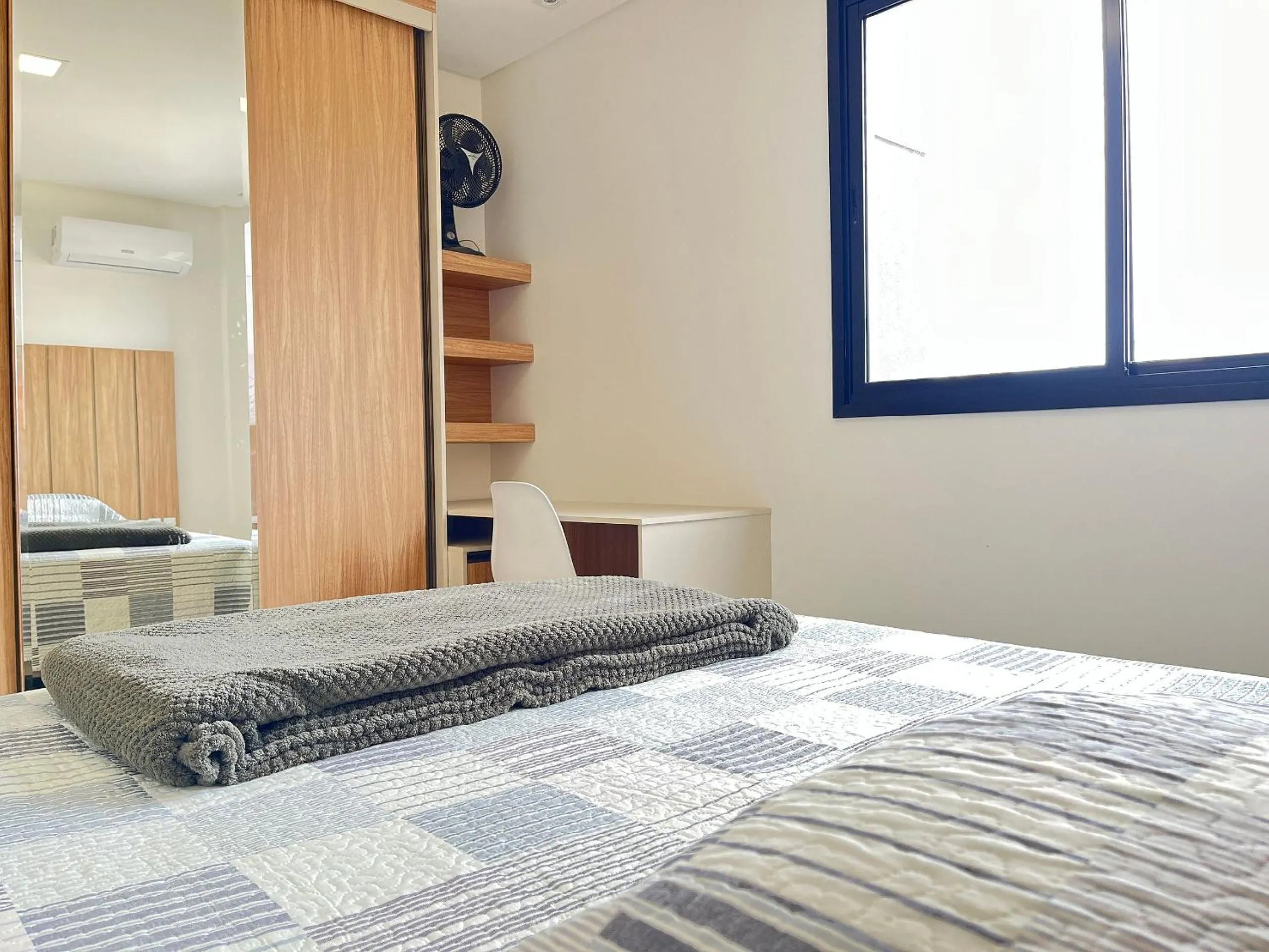 Photo of the whole room, Bed in Incrível apartamento à 200m da praia