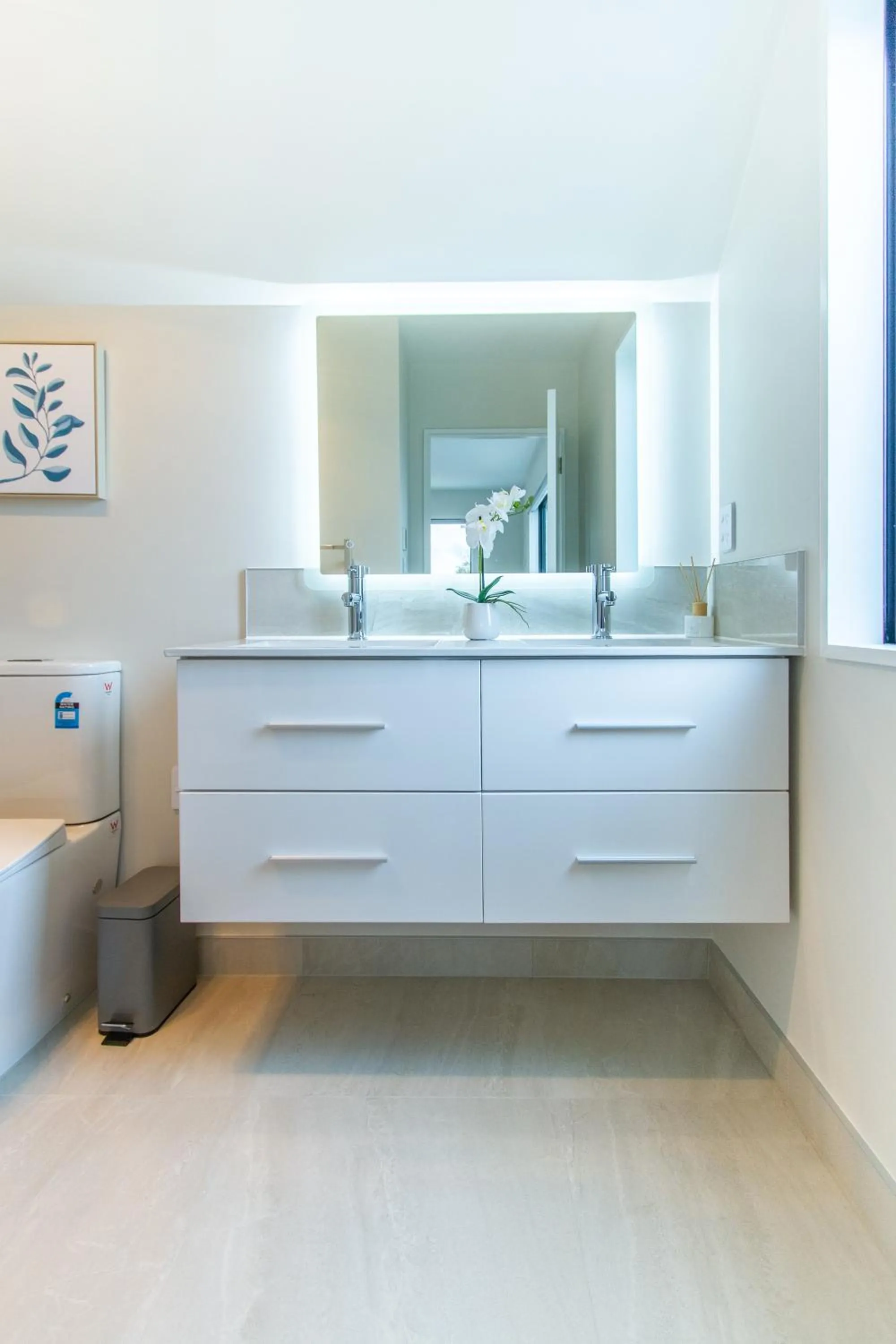 Bathroom in 3 Bed 2.5 Bath Riccarton W/Games room