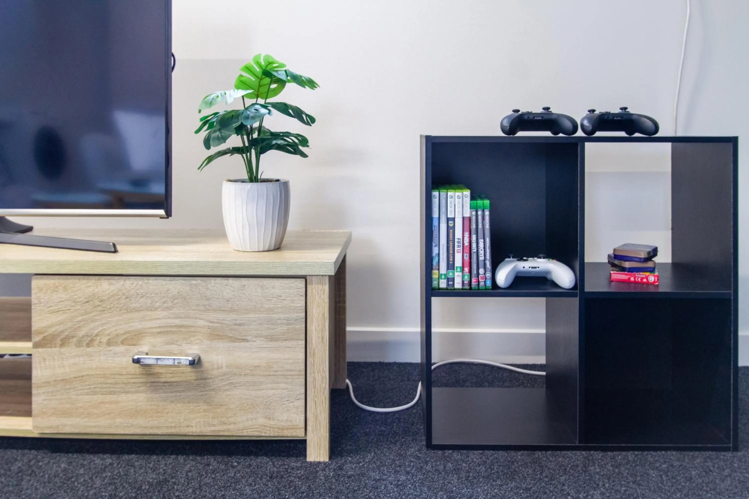 TV and multimedia in 3 Bed 2.5 Bath Riccarton W/Games room