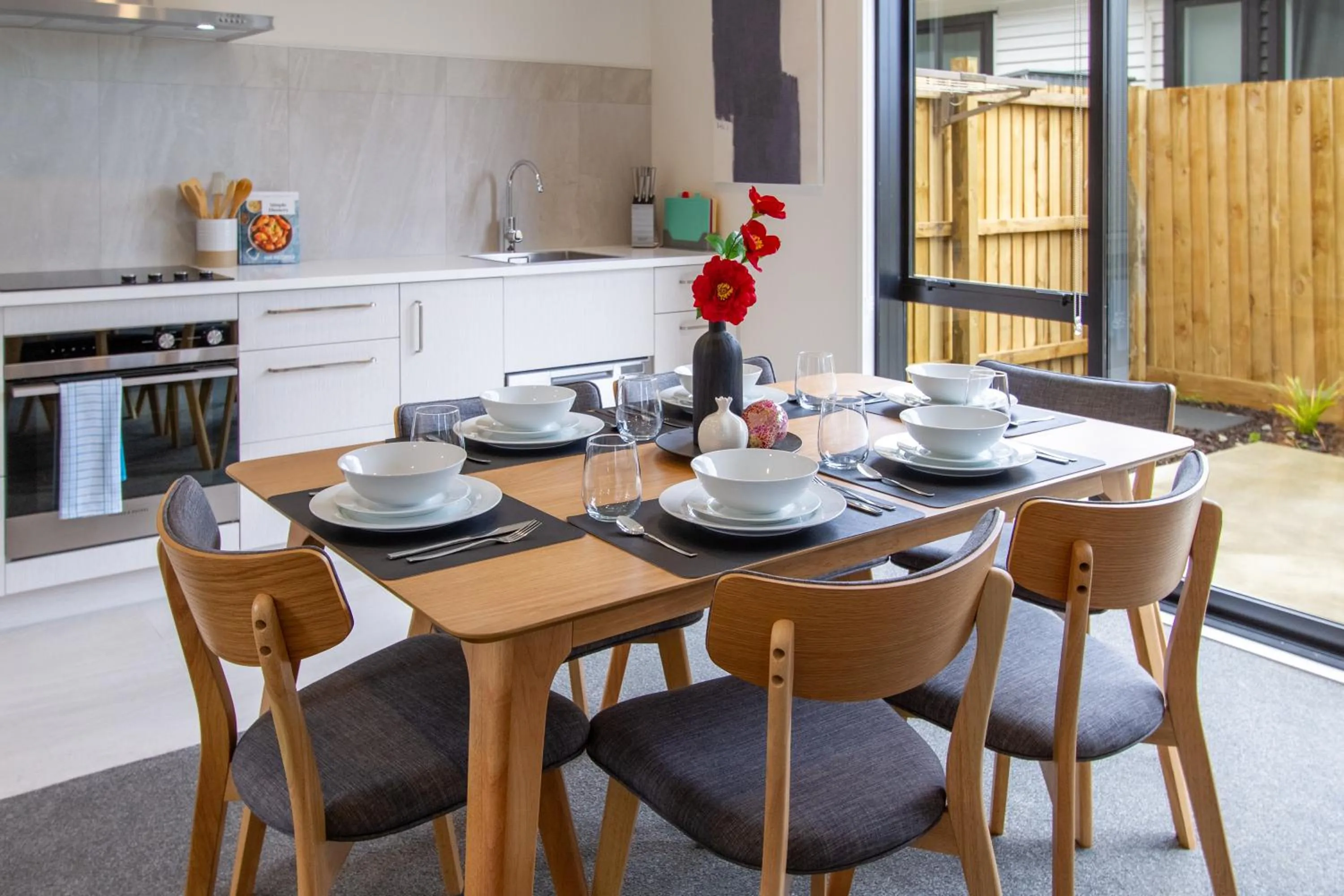 Kitchen or kitchenette in 3 Bed 2.5 Bath Riccarton W/Games room
