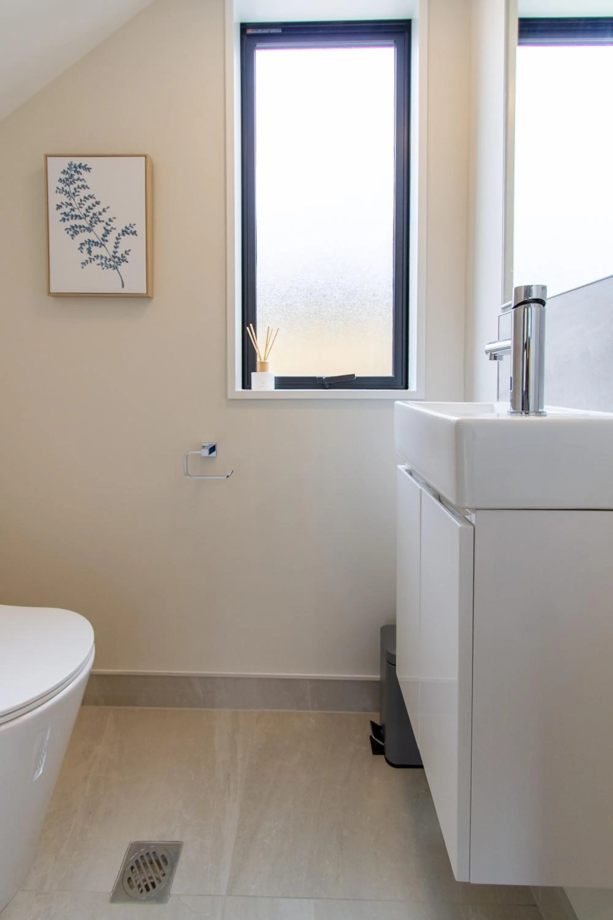 Toilet in 3 Bed 2.5 Bath Riccarton W/Games room