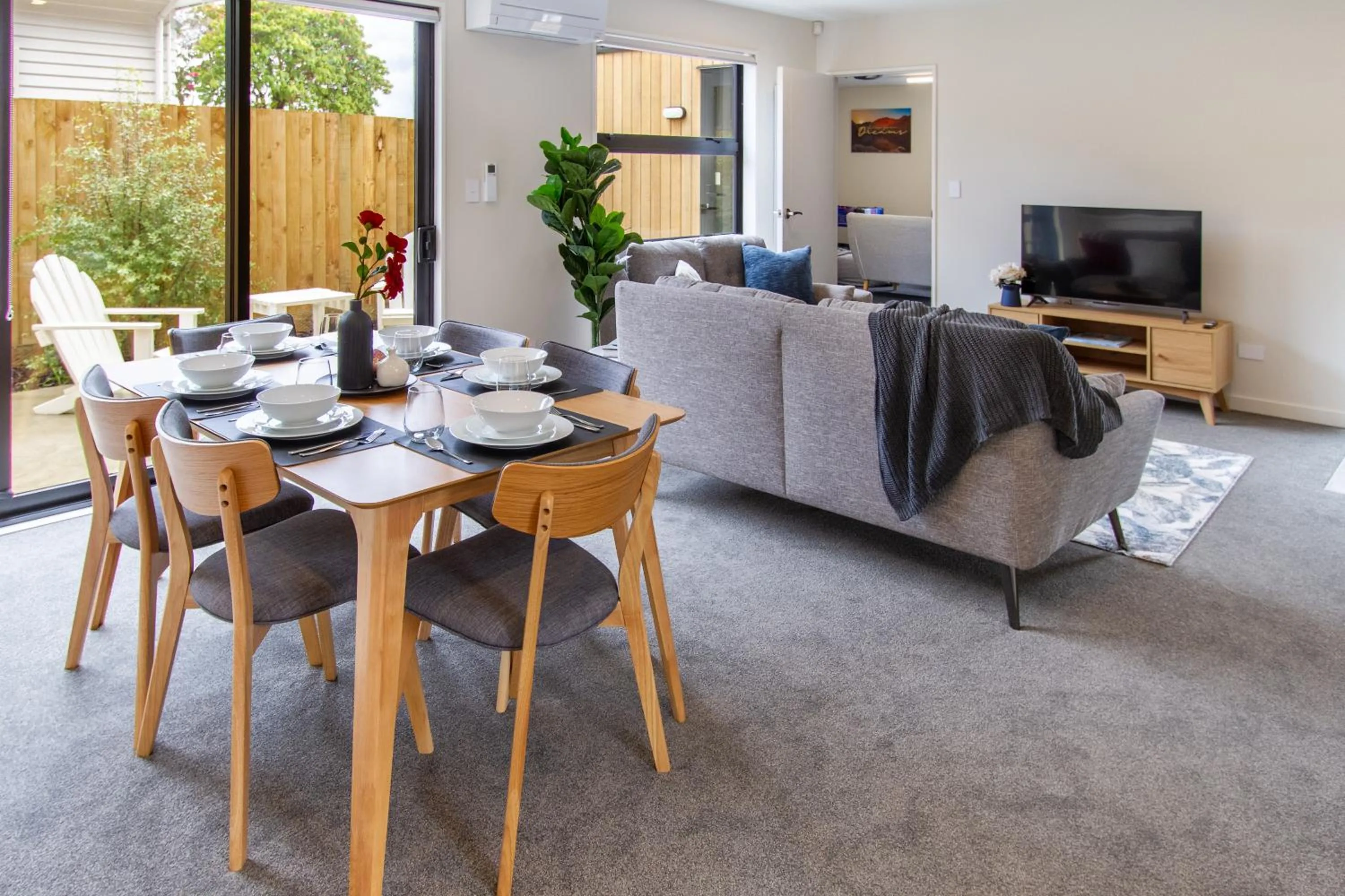 TV and multimedia in 3 Bed 2.5 Bath Riccarton W/Games room