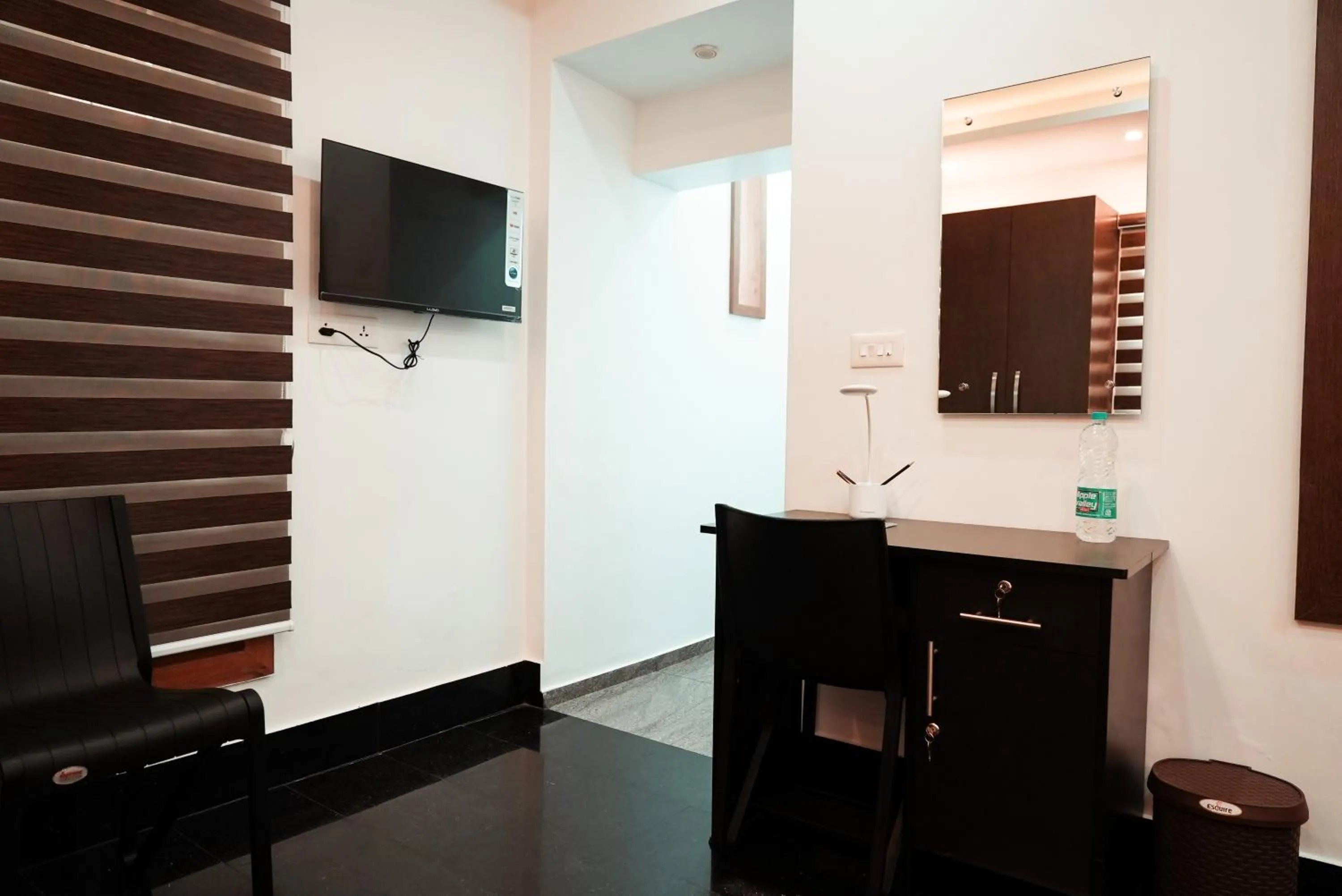 TV and multimedia in Kalloos Island Backwater Resort