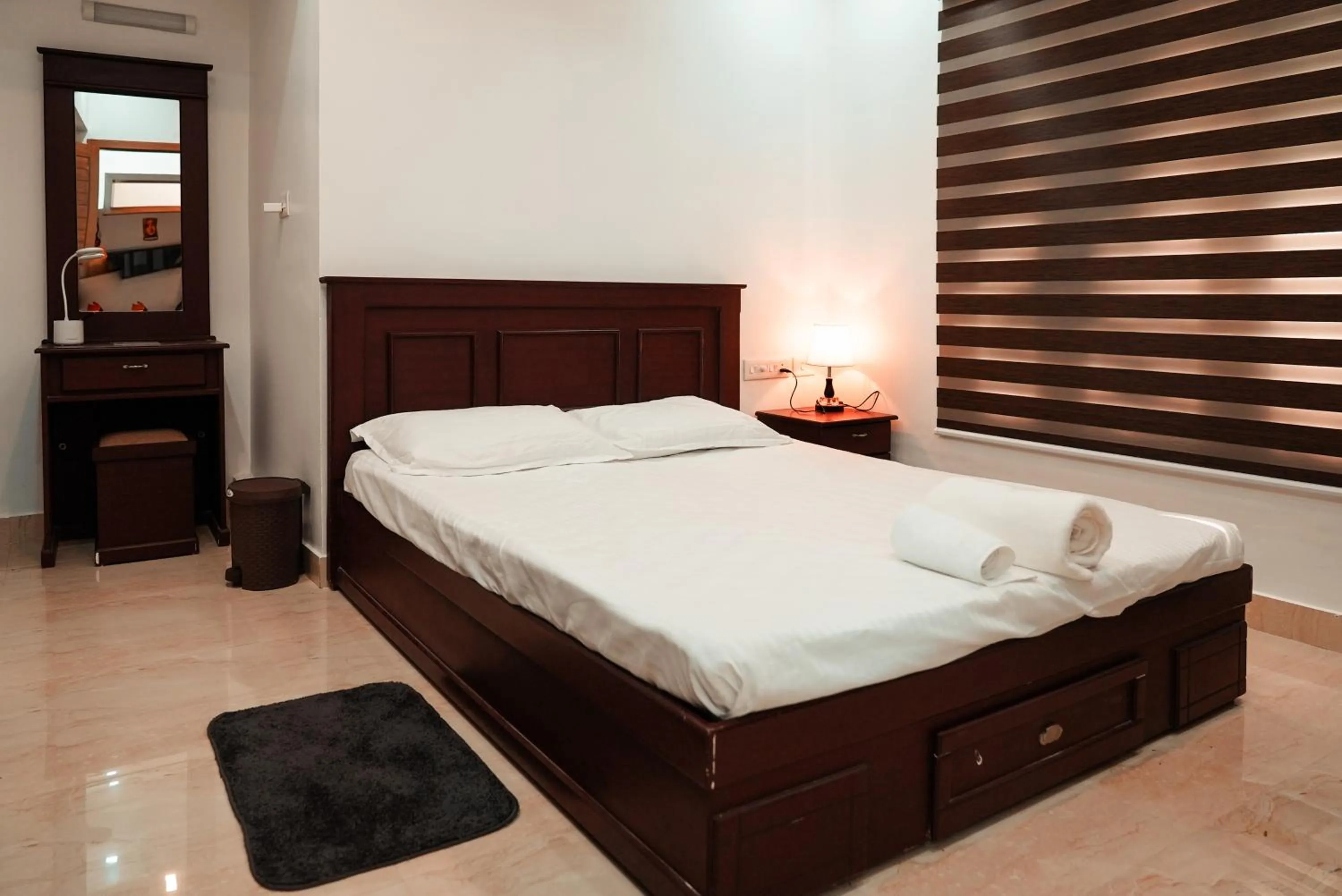 Bed in Kalloos Island Backwater Resort