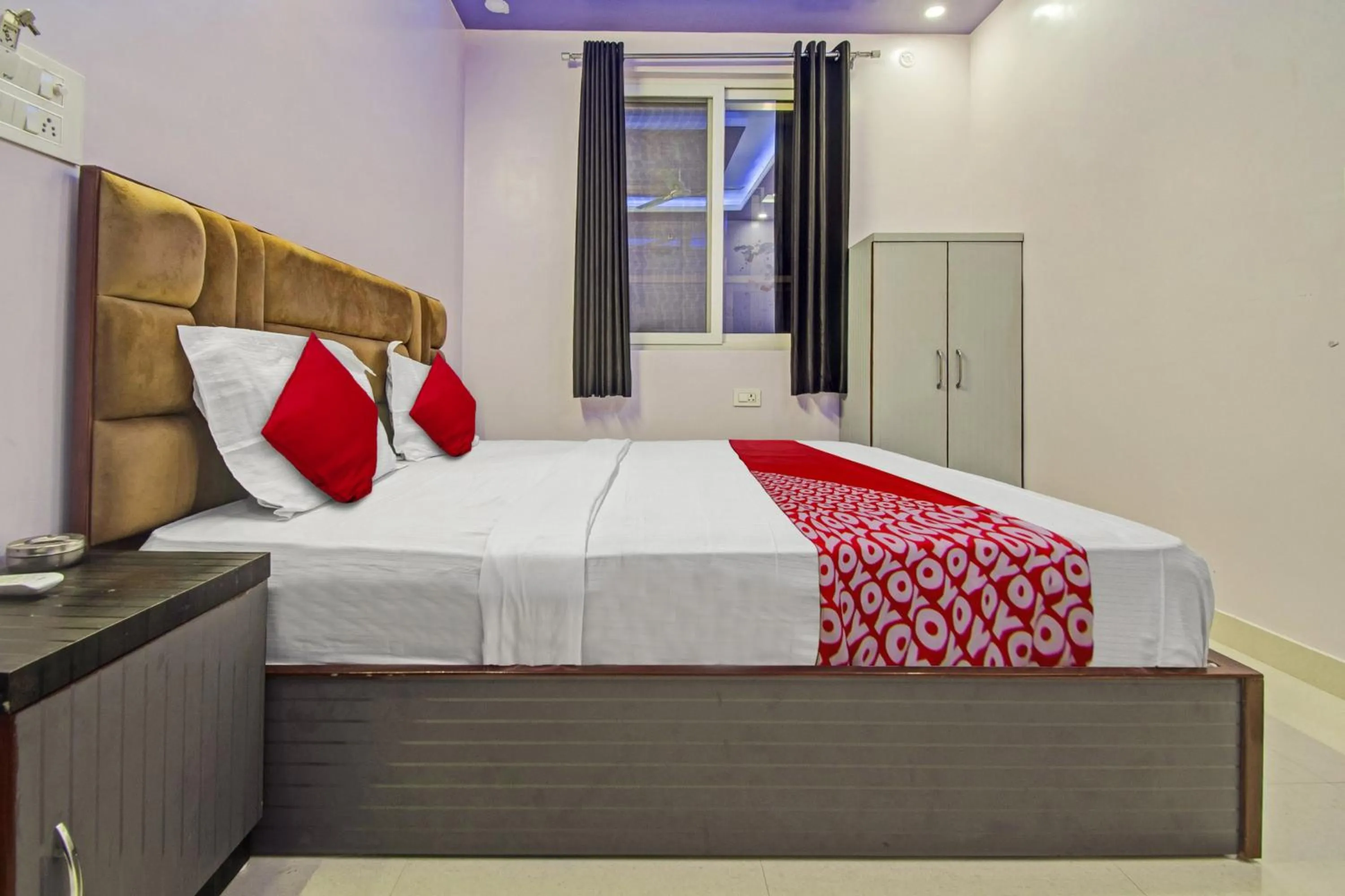 Bedroom, Bed in Hotel O Hotel Krishna Palace