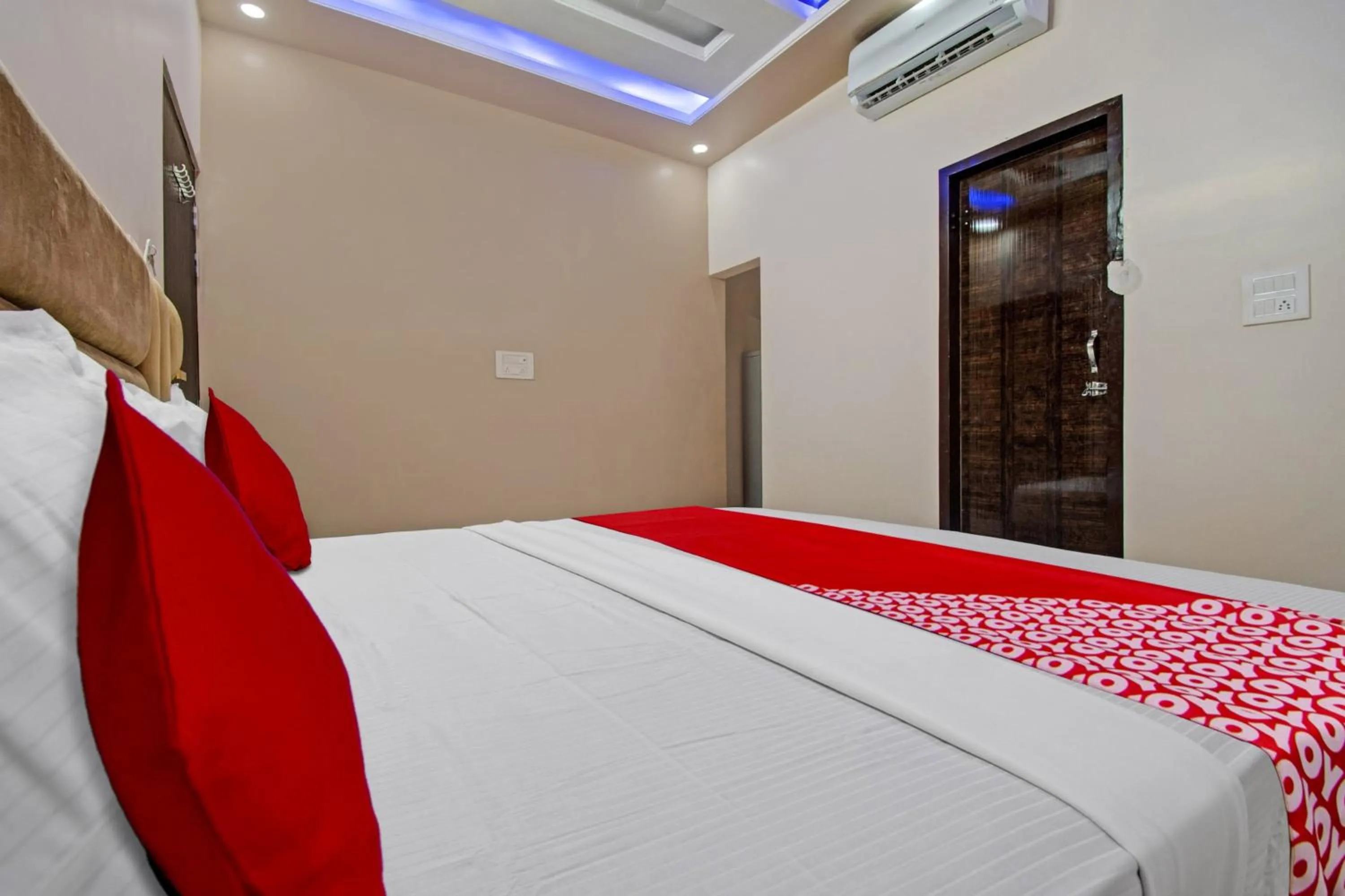 Bedroom, Bed in Hotel O Hotel Krishna Palace