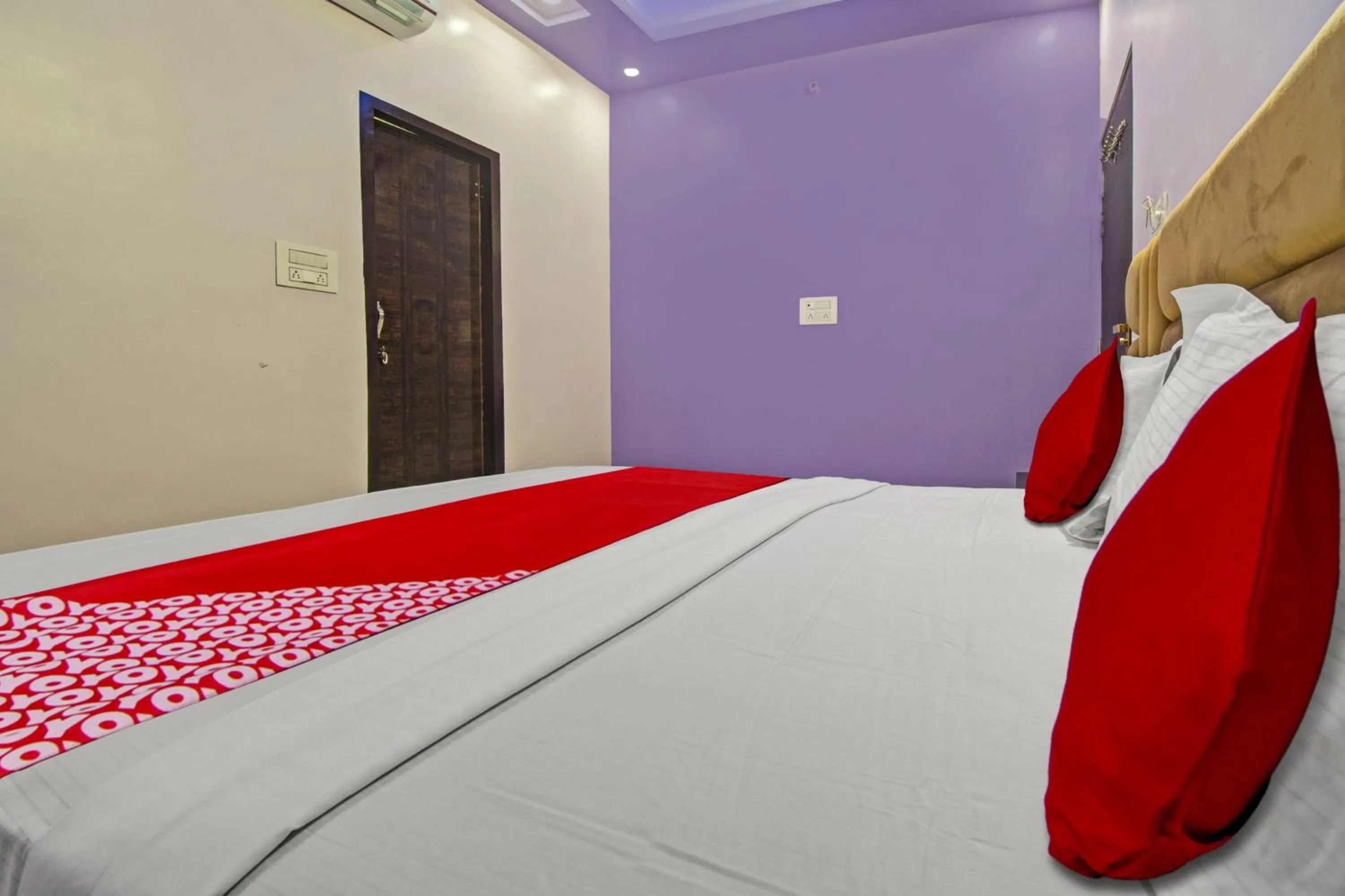 Bedroom, Bed in Hotel O Hotel Krishna Palace