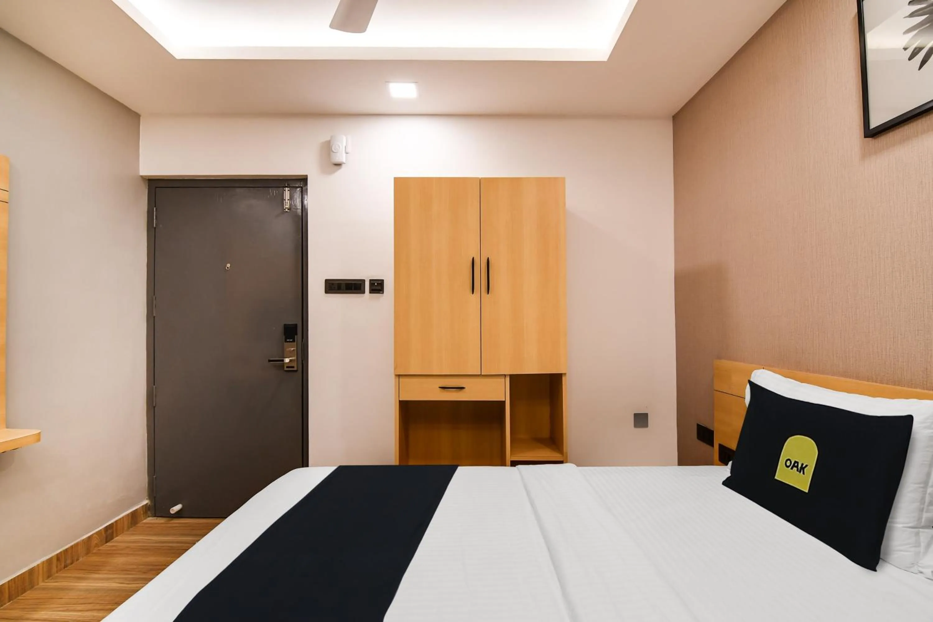 Bedroom, Bed in Townhouse Oak Ecstasy