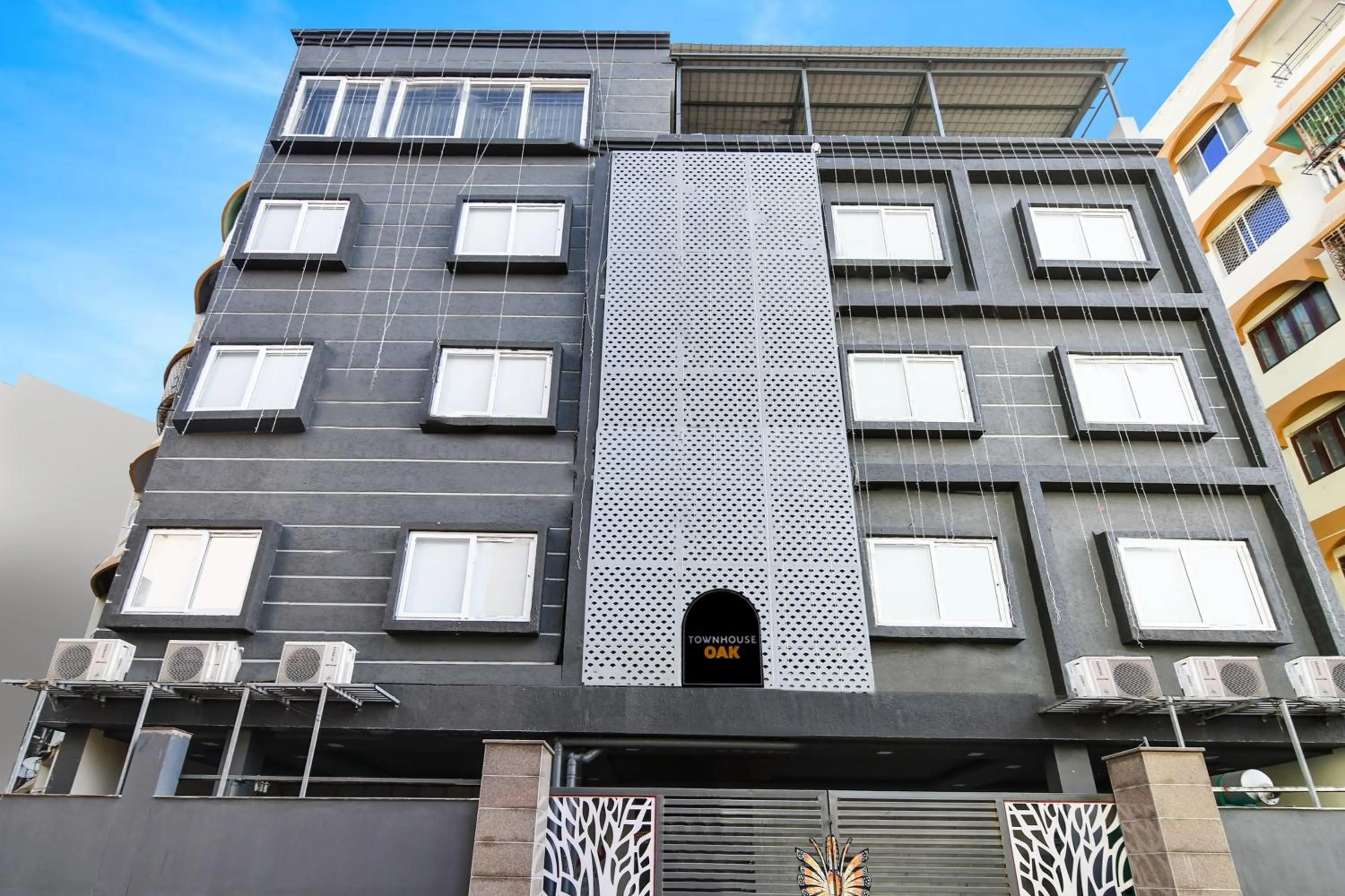 Facade/entrance in Townhouse Oak Ecstasy