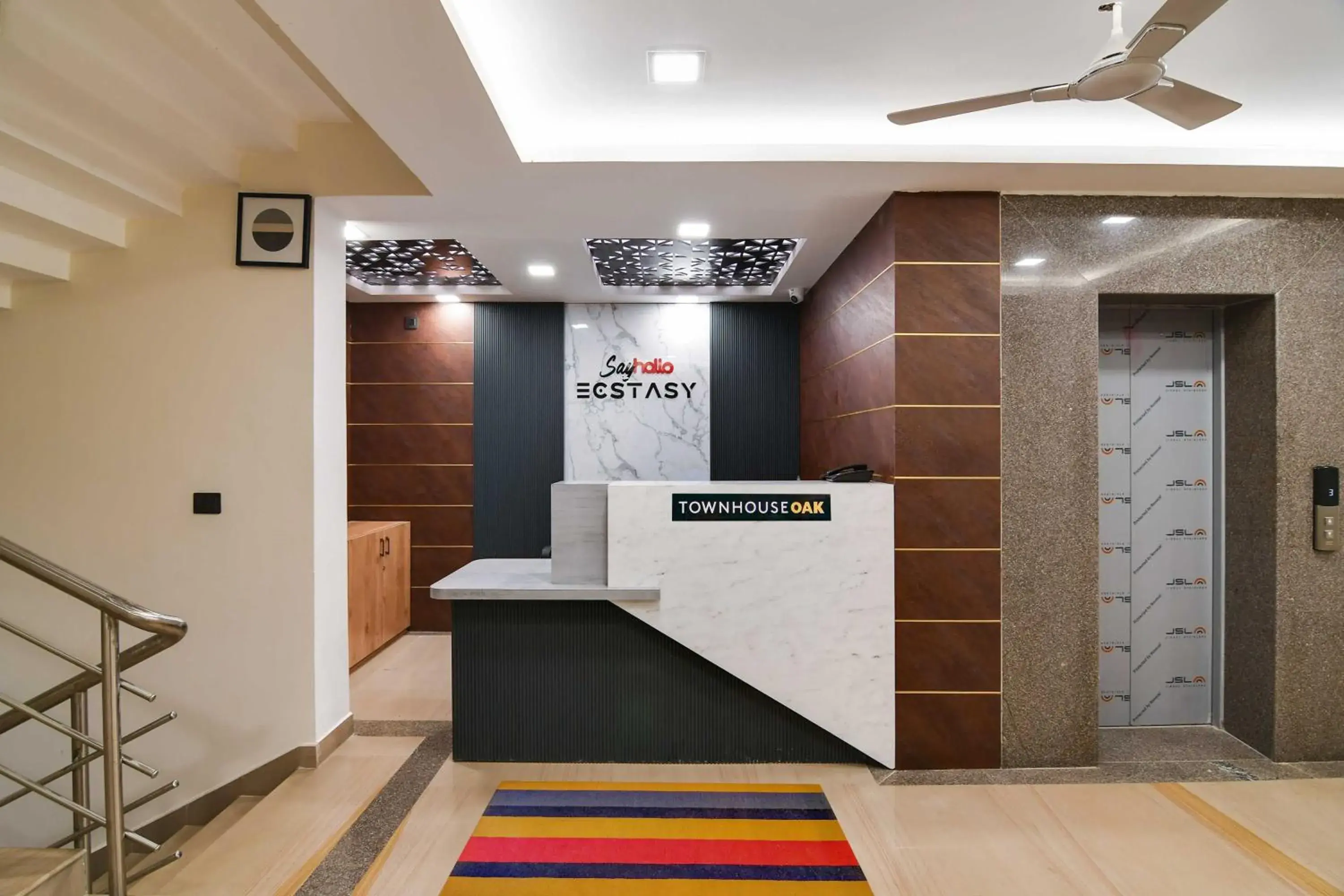 Lobby or reception in Super Townhouse Oak Sayhallo Ecstasy Lobby or reception in Super Townhouse Oak Sayhallo Ecstasy