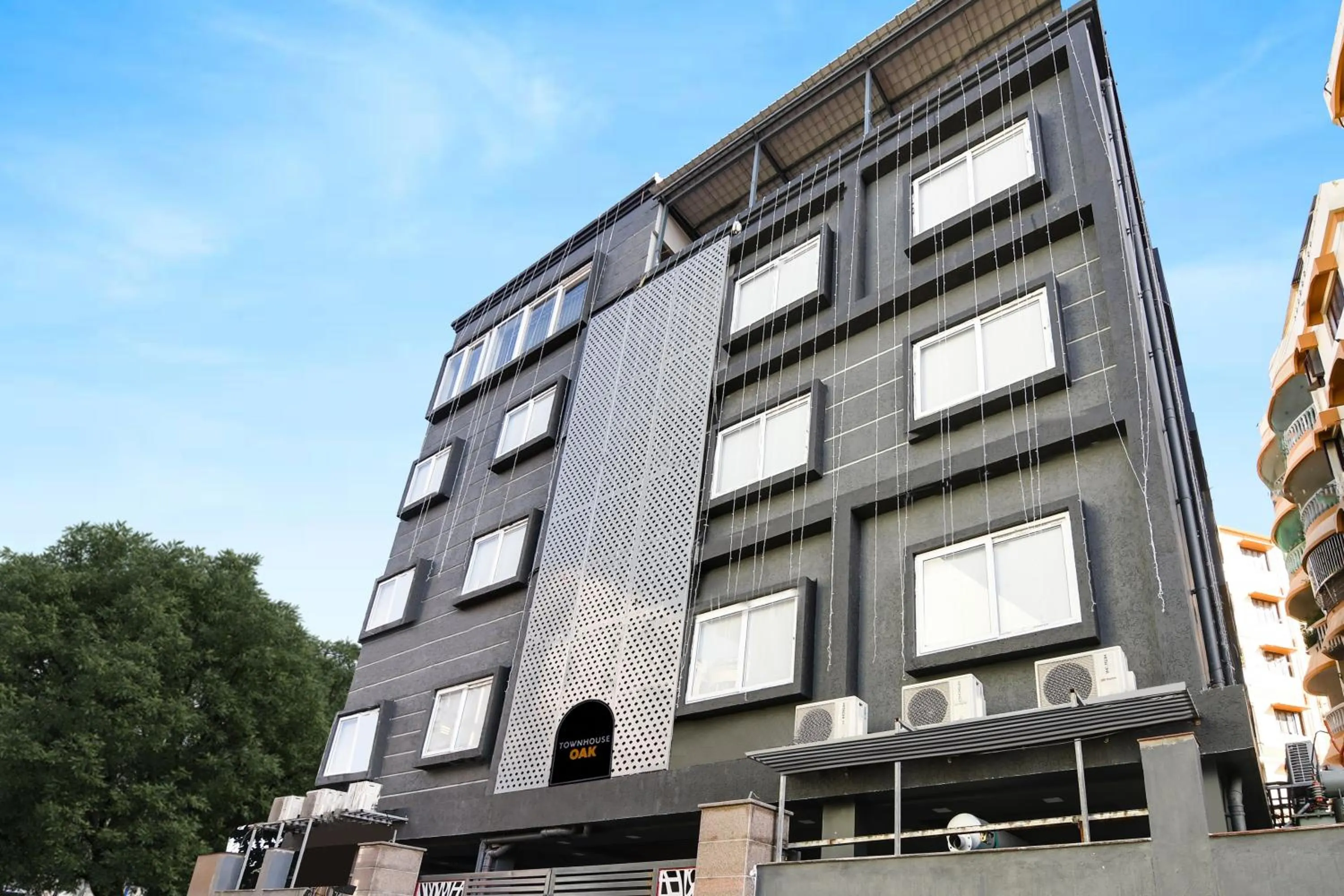 Facade/entrance in Townhouse Oak Ecstasy