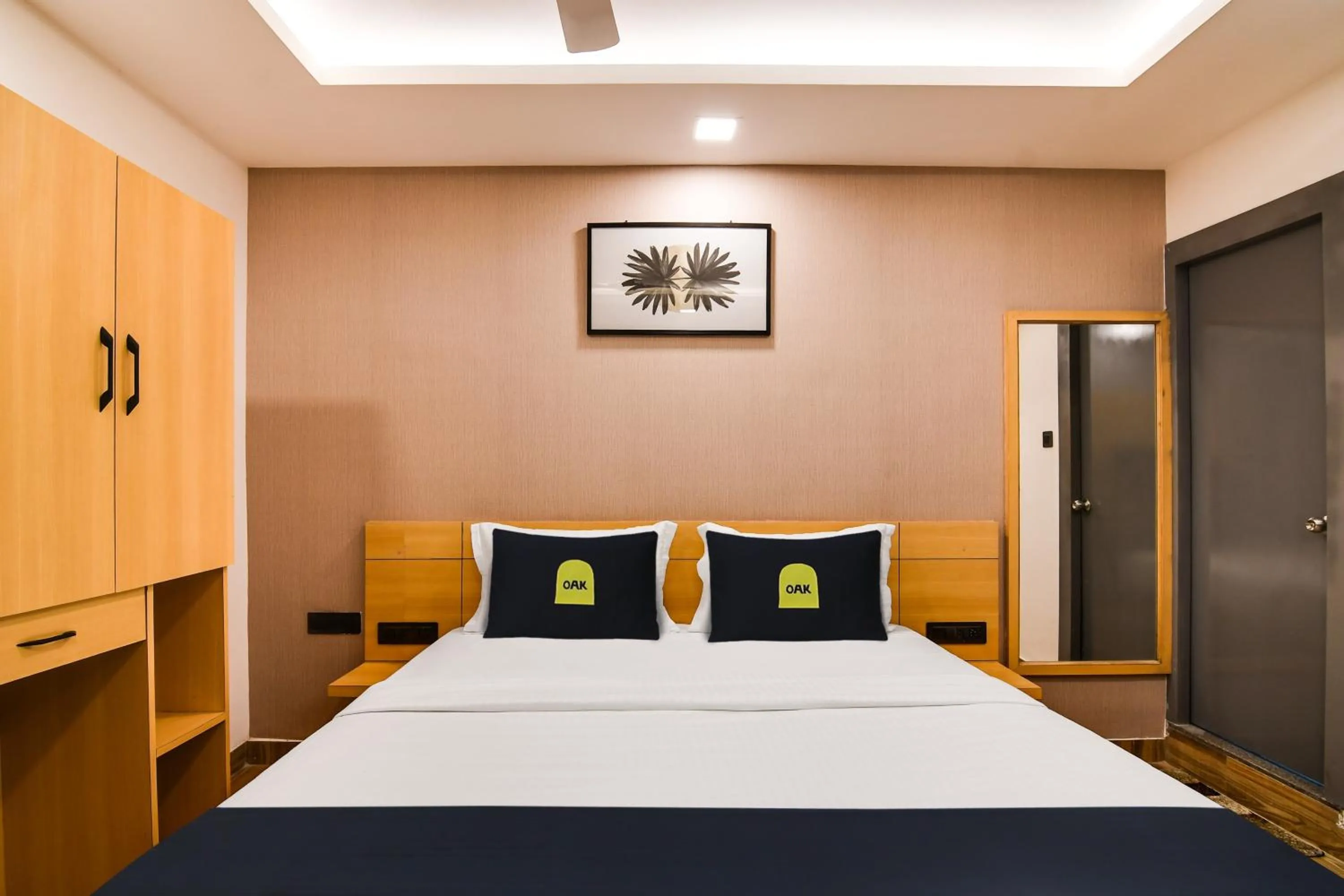 Bedroom, Bed in Townhouse Oak Ecstasy