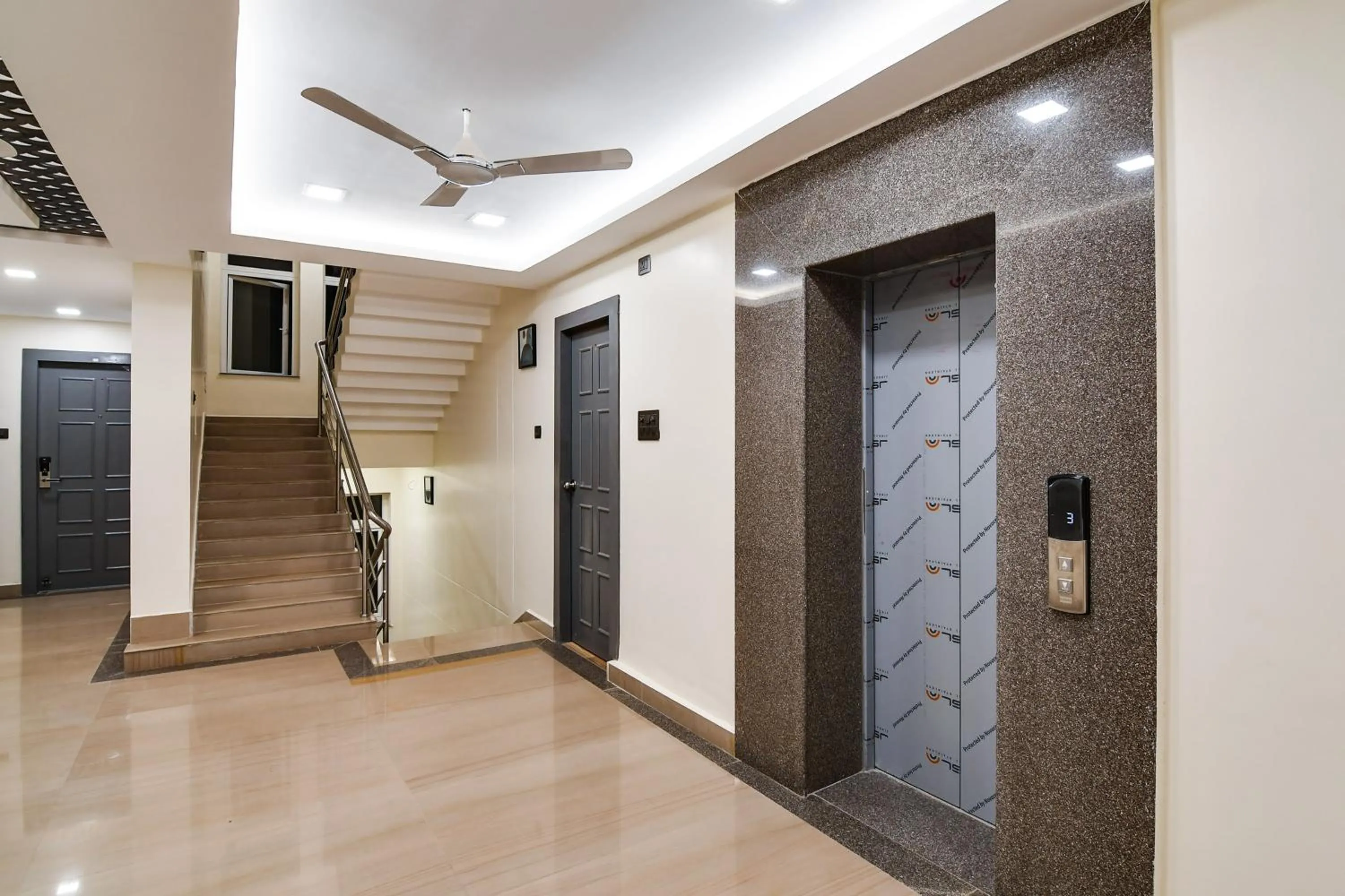 Bedroom in Townhouse Oak Ecstasy