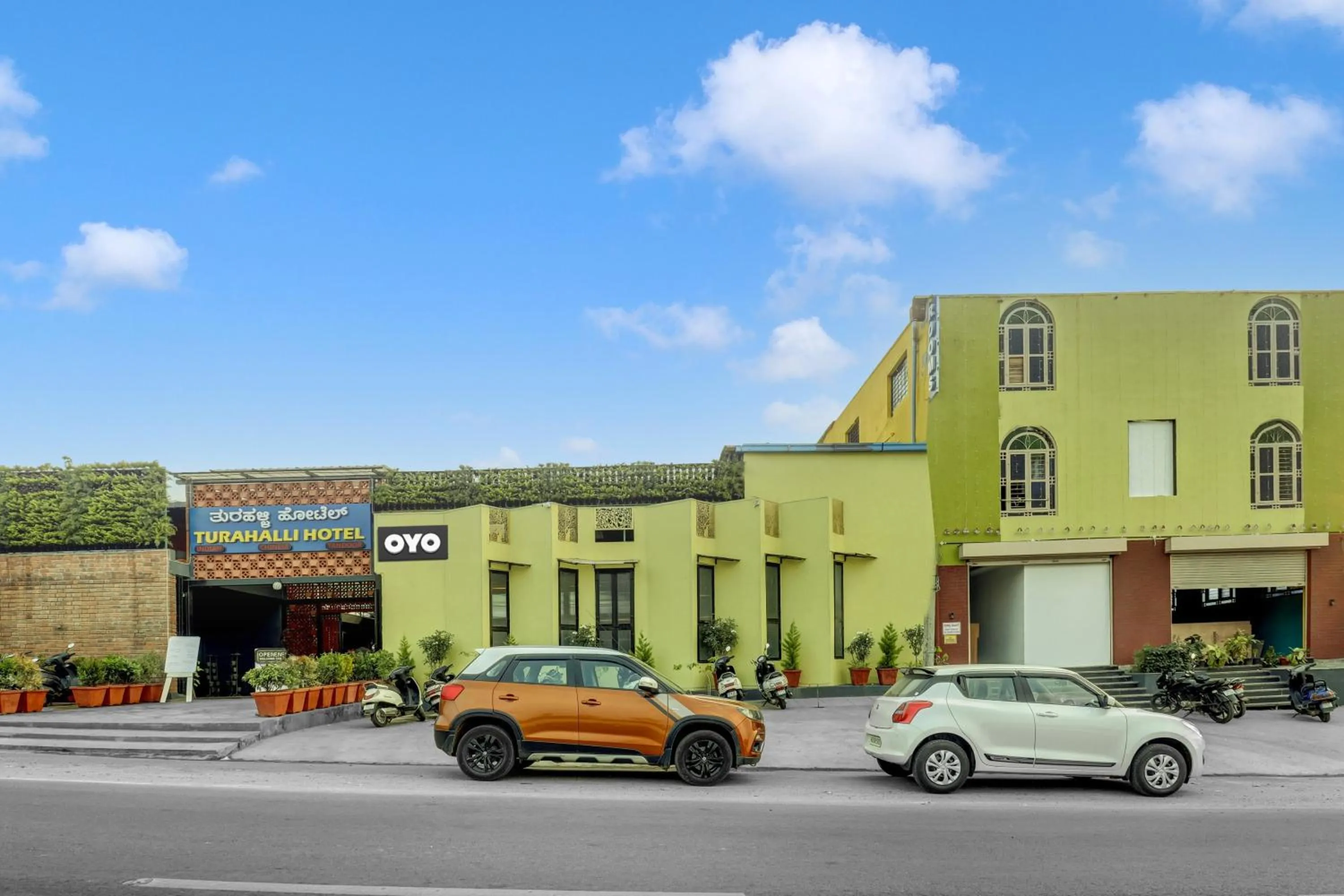 Facade/entrance in Hotel O Turahalli