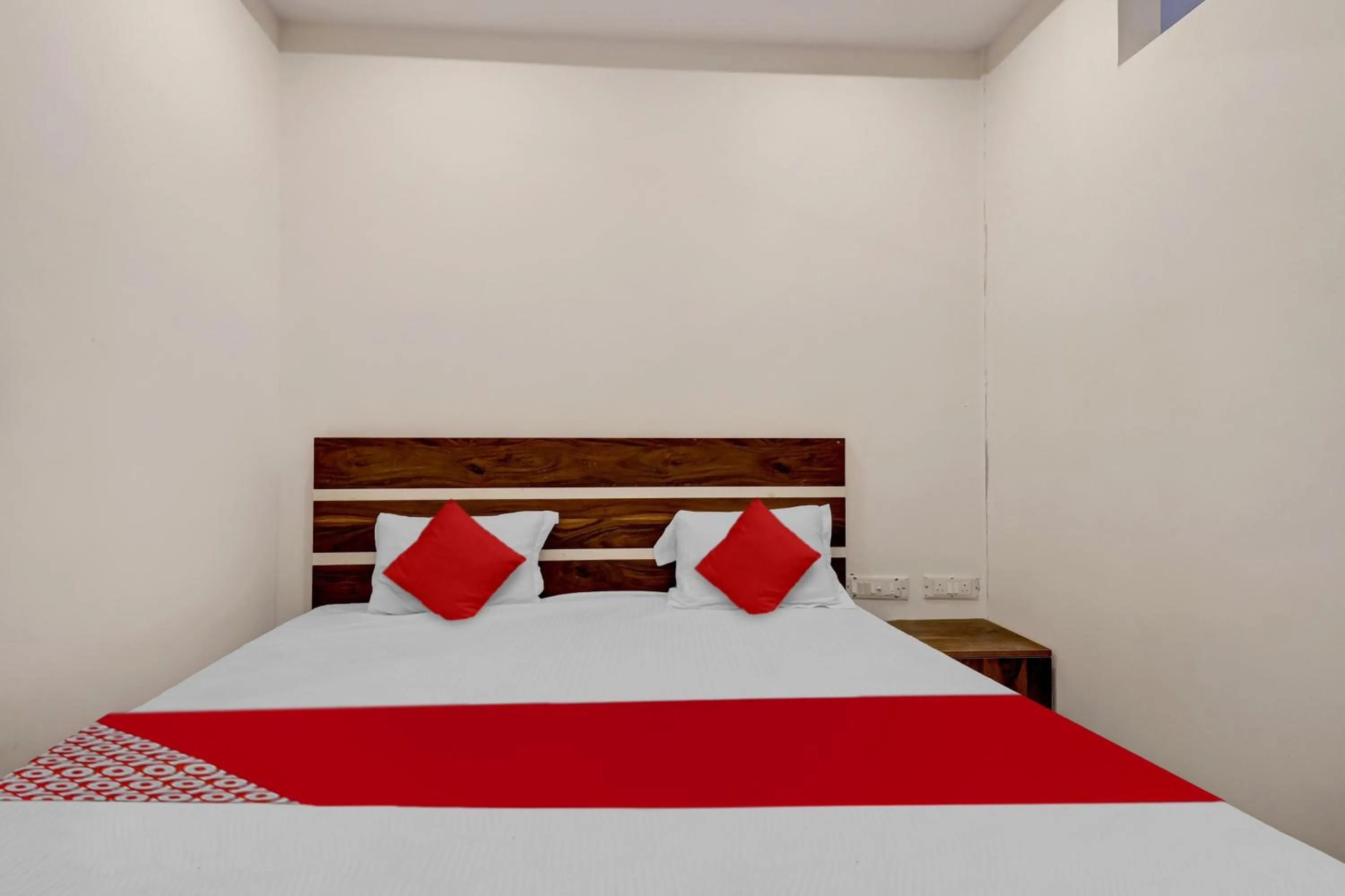 Bedroom, Bed in Hotel O Turahalli