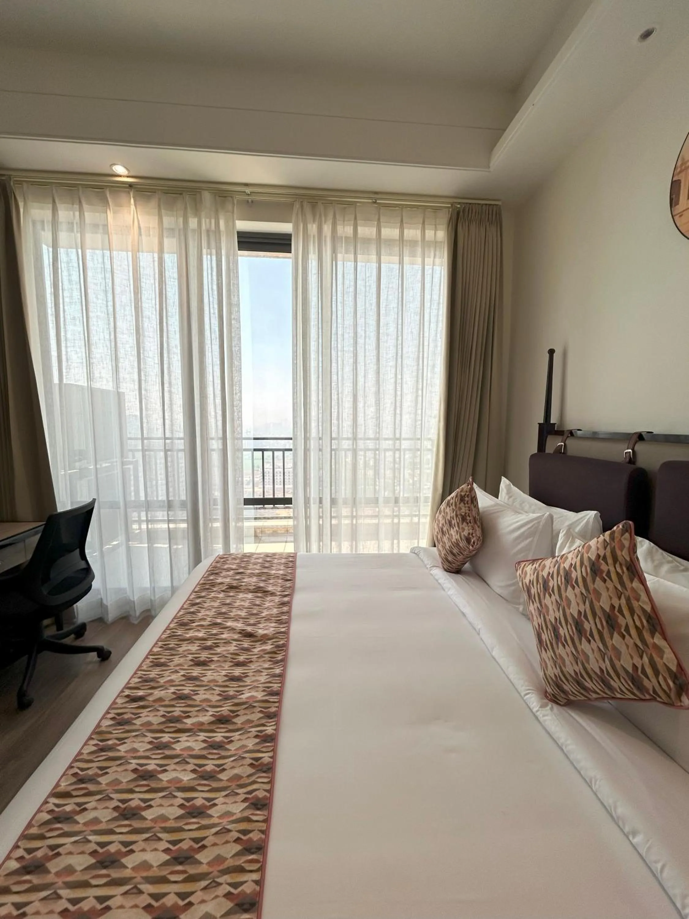 Bed in Rhythm Gurugram Hotel & Suites, Sohna Road