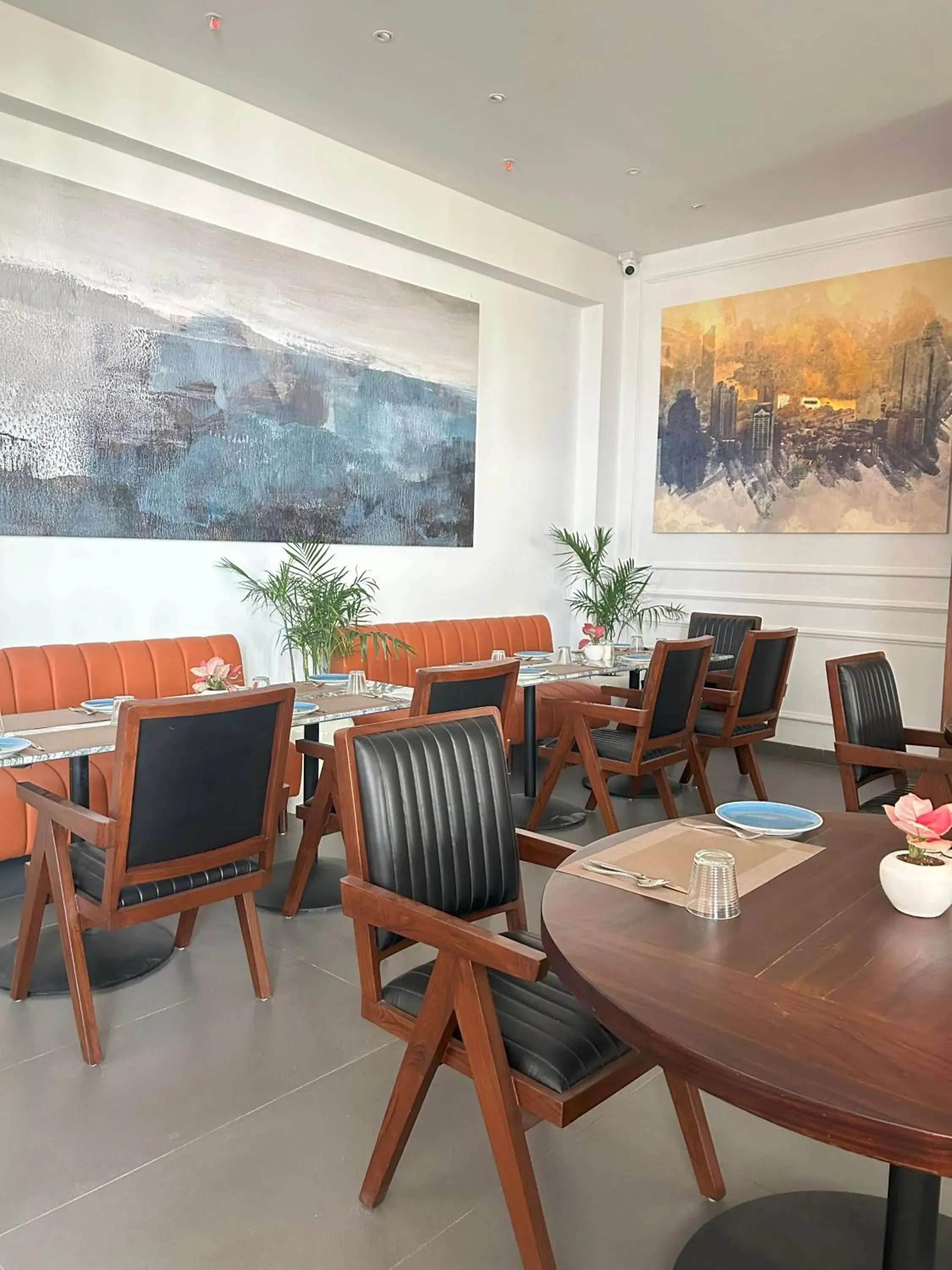 Restaurant/places to eat in Rhythm Gurugram Hotel & Suites, Sohna Road Restaurant/places to eat in Rhythm Gurugram Hotel & Suites, Sohna Road