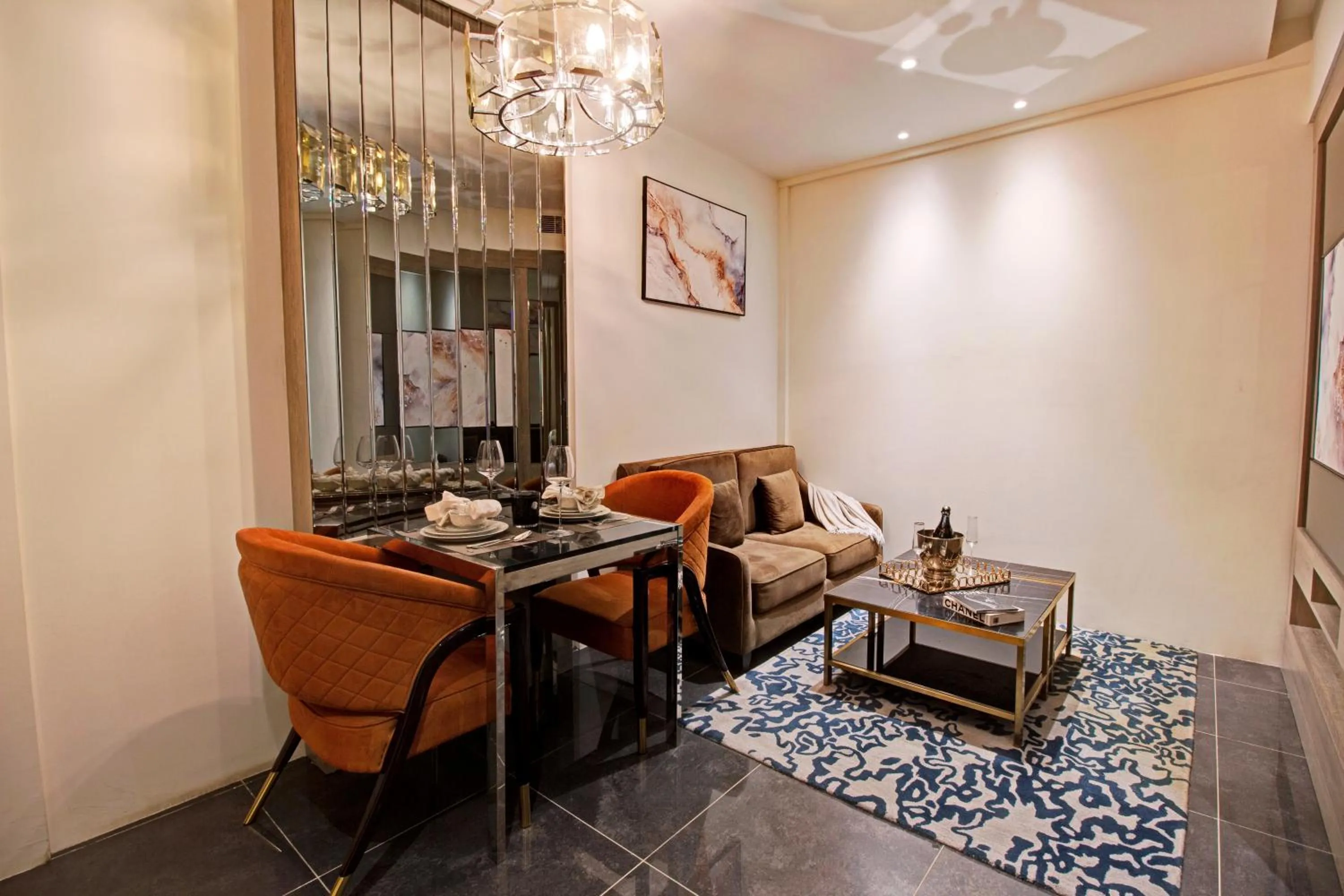 Living room in Rhythm Gurugram Hotel & Suites, Sohna Road