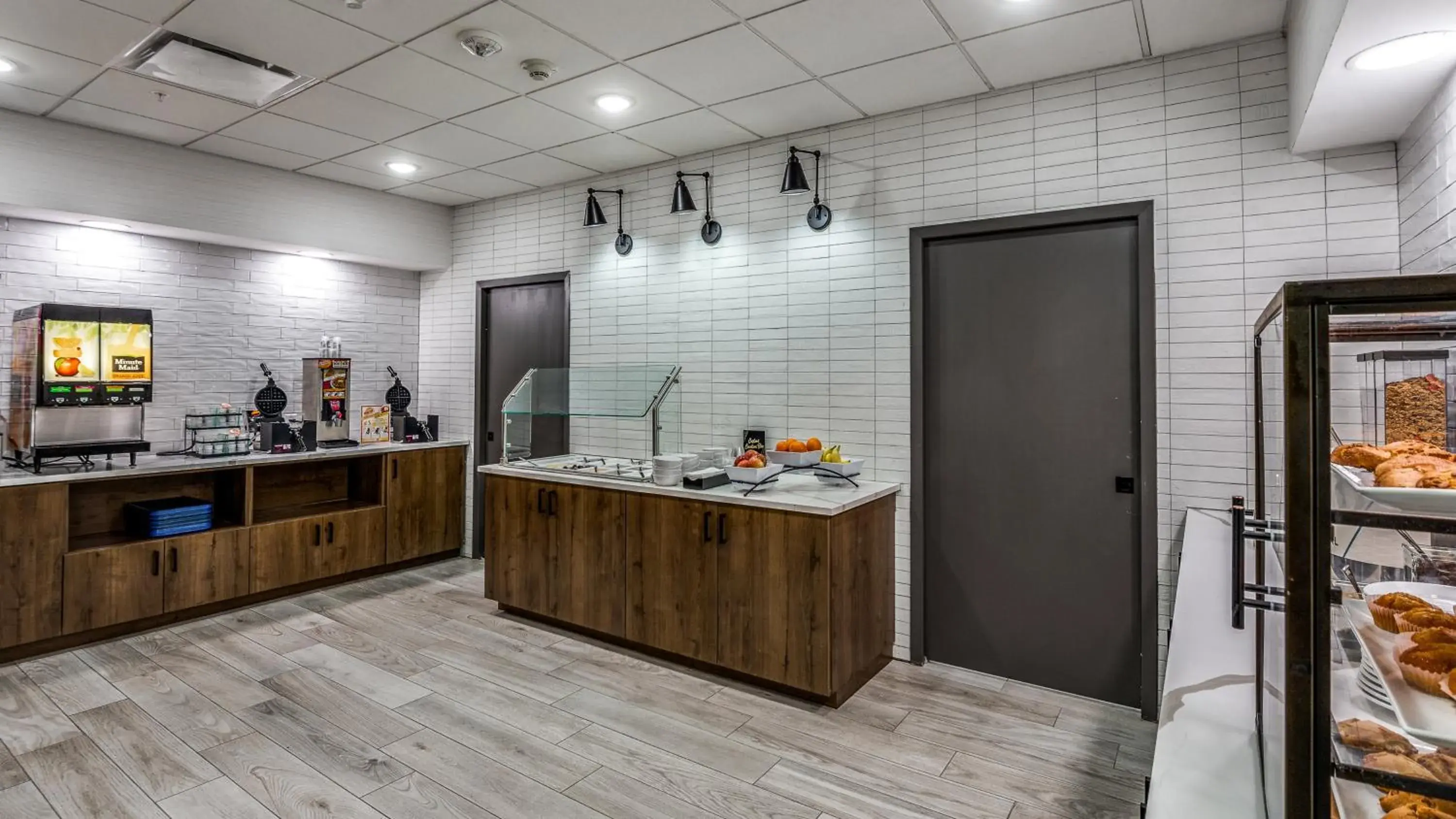 Breakfast in Holiday Inn Dallas Market Ctr Love Field by IHG Breakfast in Holiday Inn Dallas Market Ctr Love Field by IHG