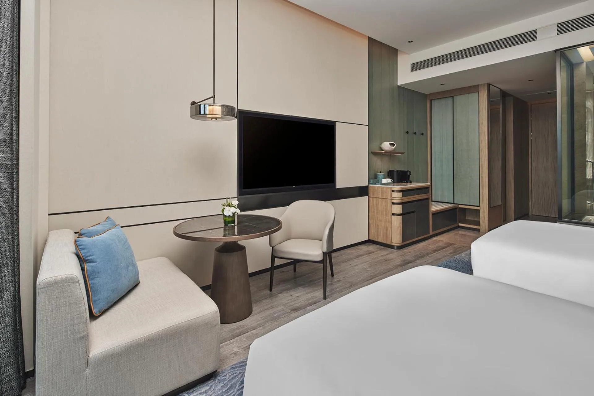 Bed in Crowne Plaza Ganzhou by IHG