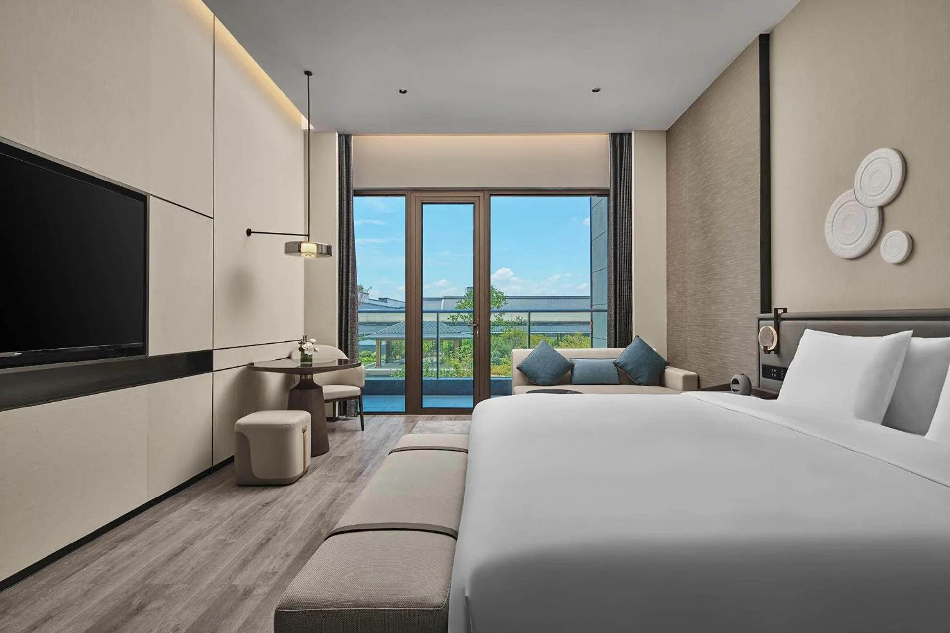 Bed in Crowne Plaza Ganzhou by IHG