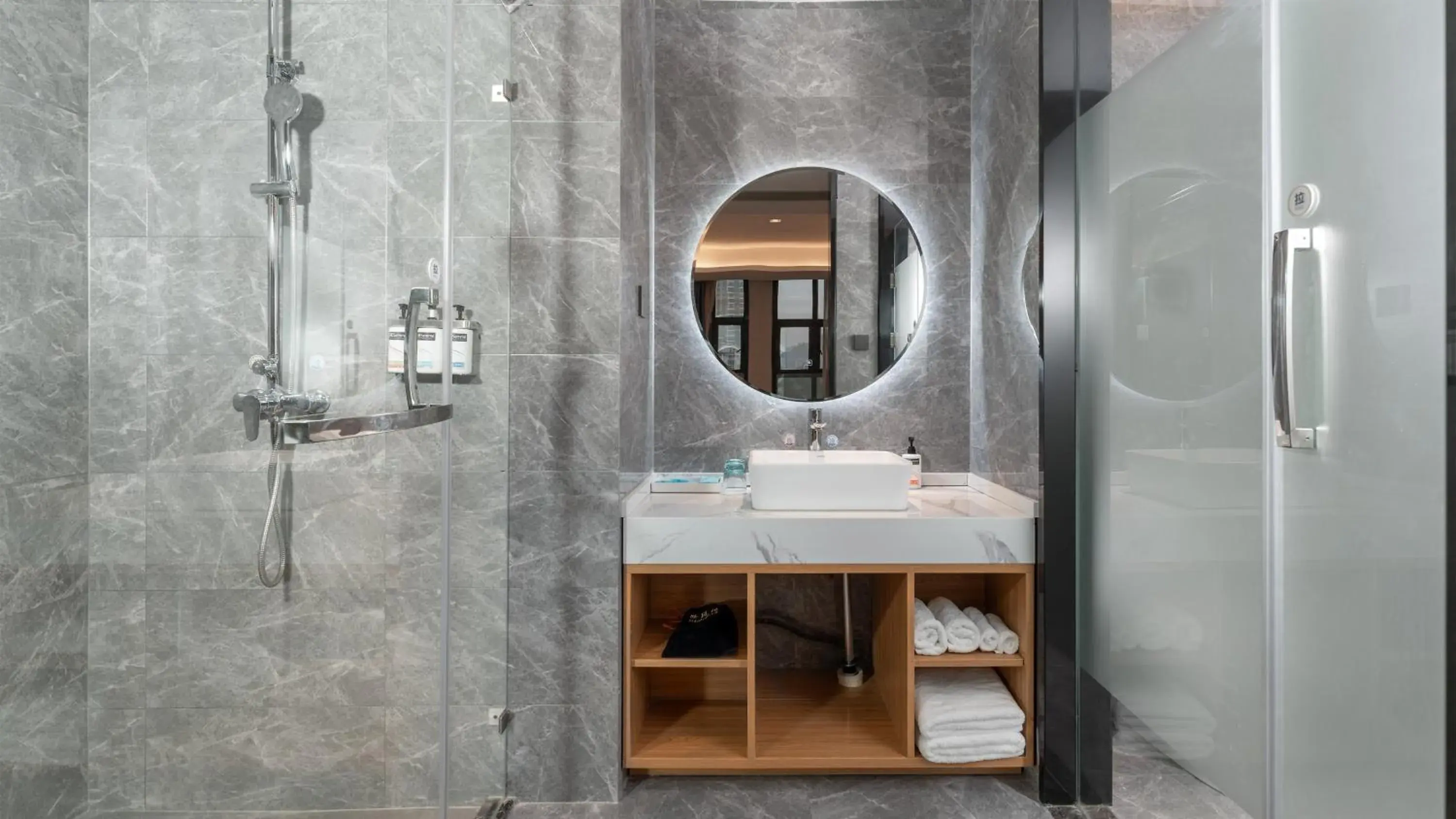 Bathroom in Holiday Inn Express Huangshi Cihu Lake by IHG Bathroom in Holiday Inn Express Huangshi Cihu Lake by IHG