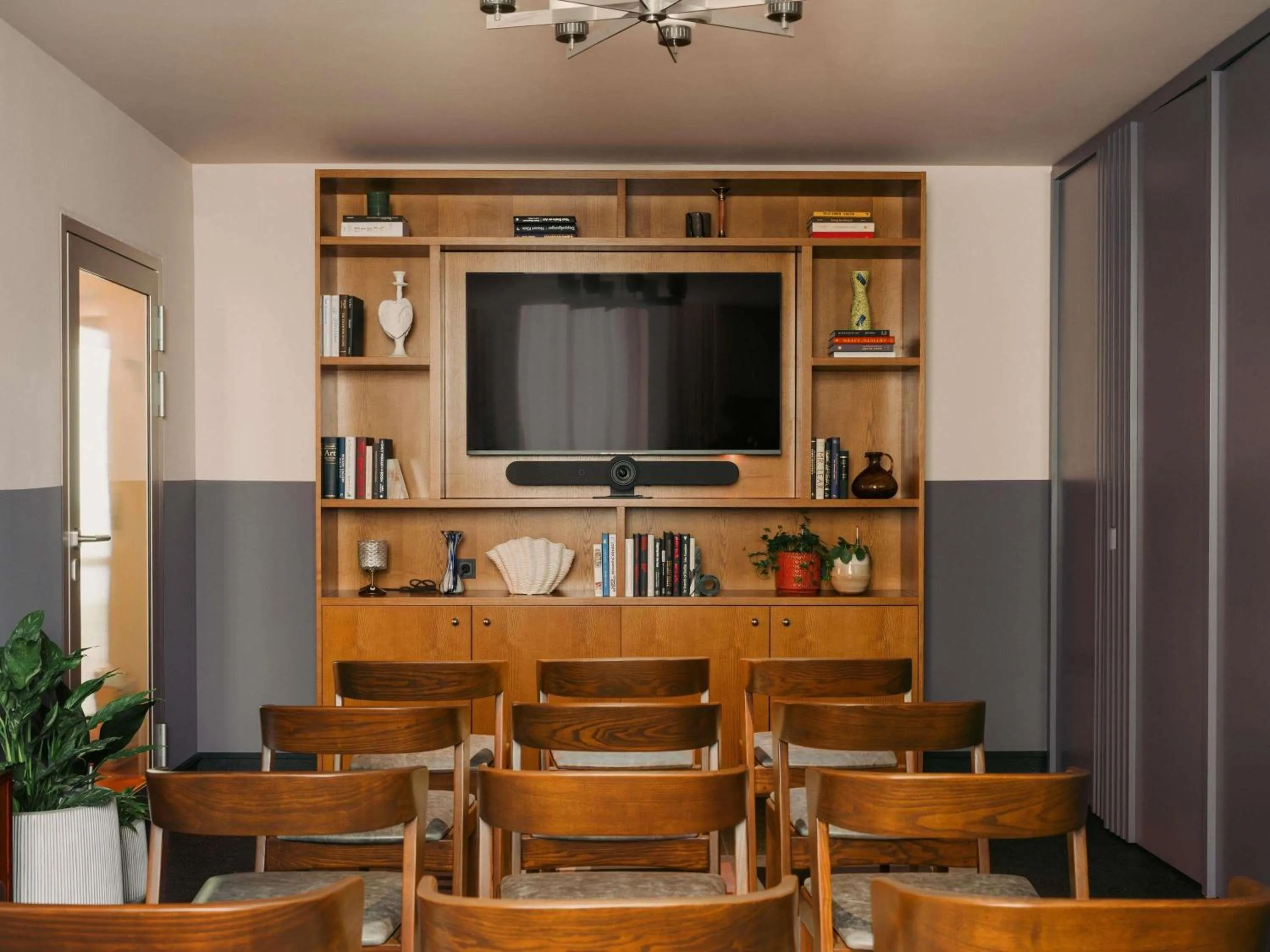 Meeting/conference room in The Hoxton Vienna