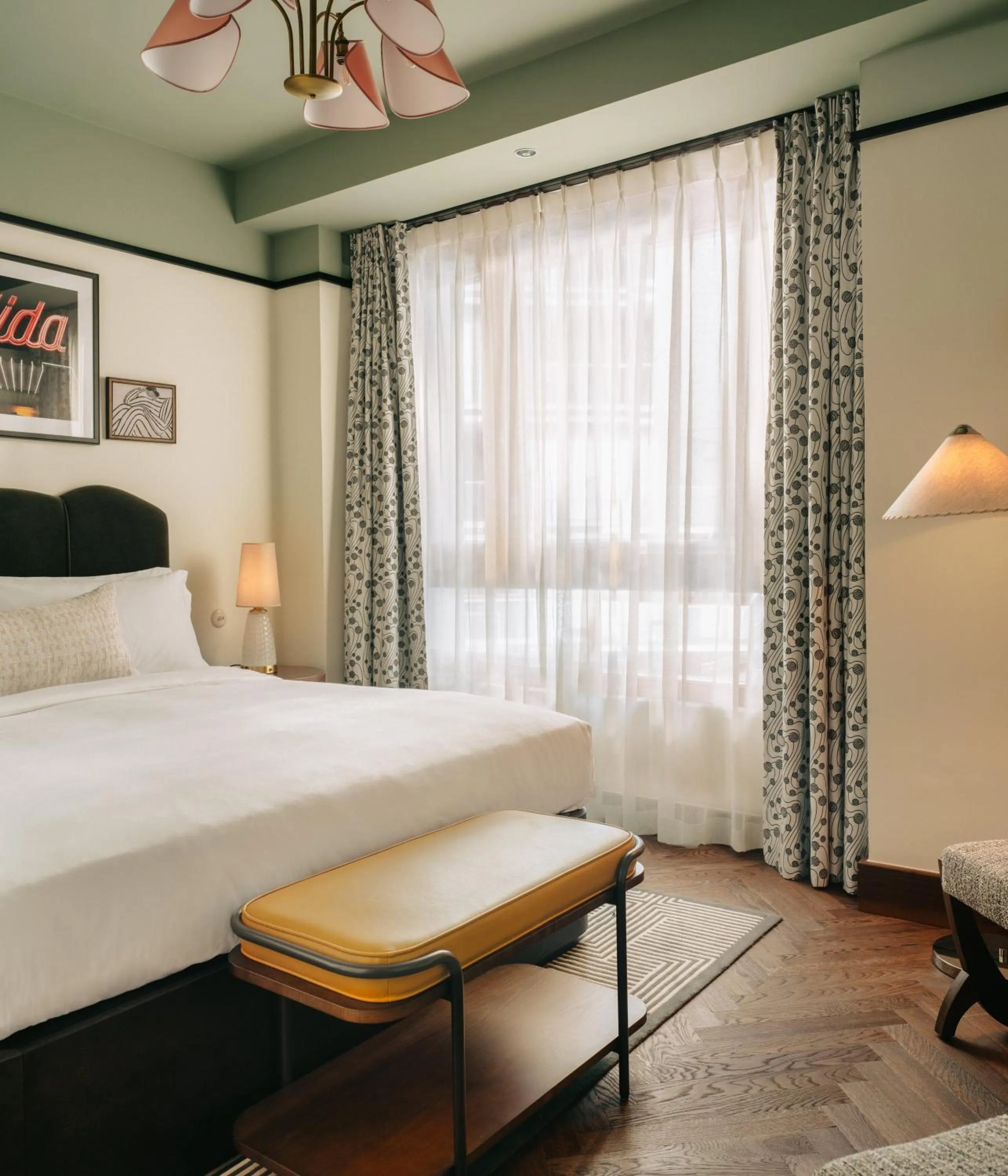 Photo of the whole room, Bed in The Hoxton Vienna