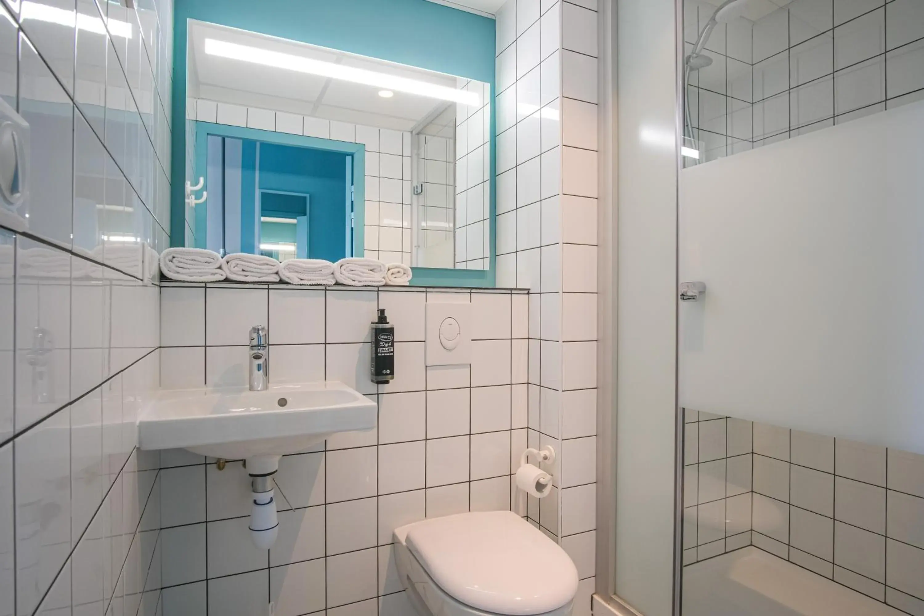 Standard Room with One Double Bed and Two Single Beds in ibis budget Toulouse Labège Standard Room with One Double Bed and Two Single Beds in ibis budget Toulouse Labège