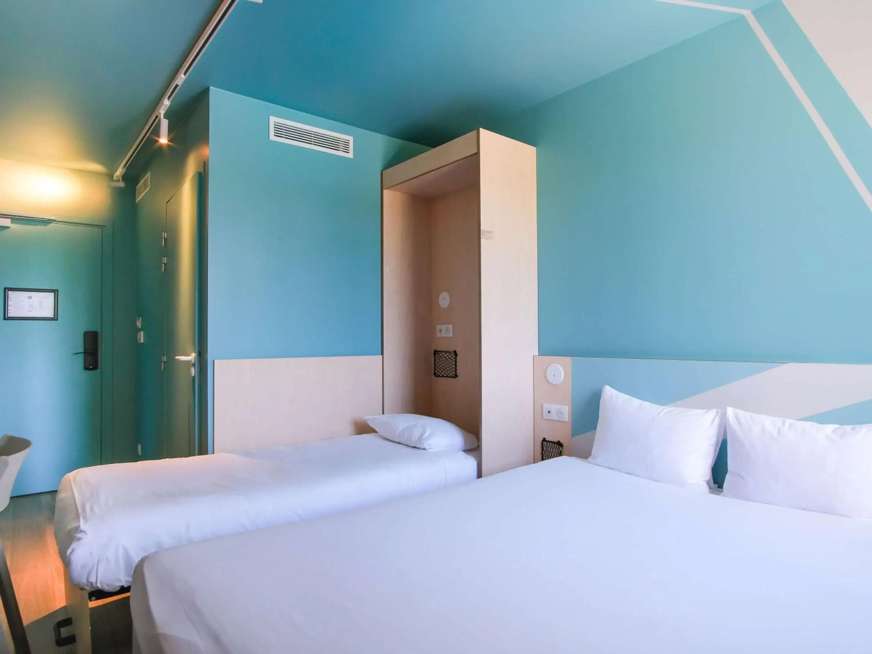 Bedroom, Bed in ibis budget Toulouse Labège Bedroom, Bed in ibis budget Toulouse Labège