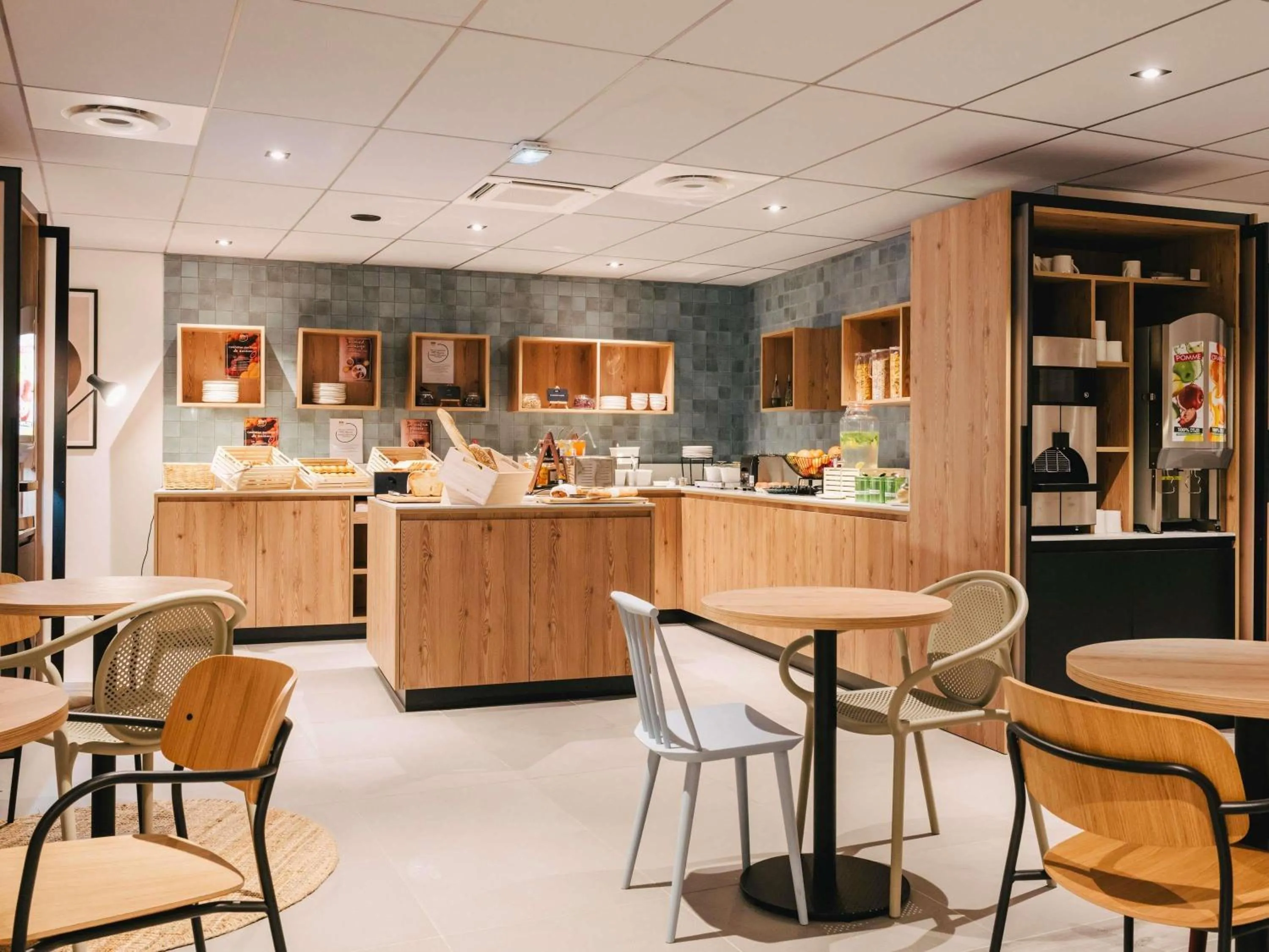 Breakfast in ibis Rouen Centre Rive Droite Pasteur