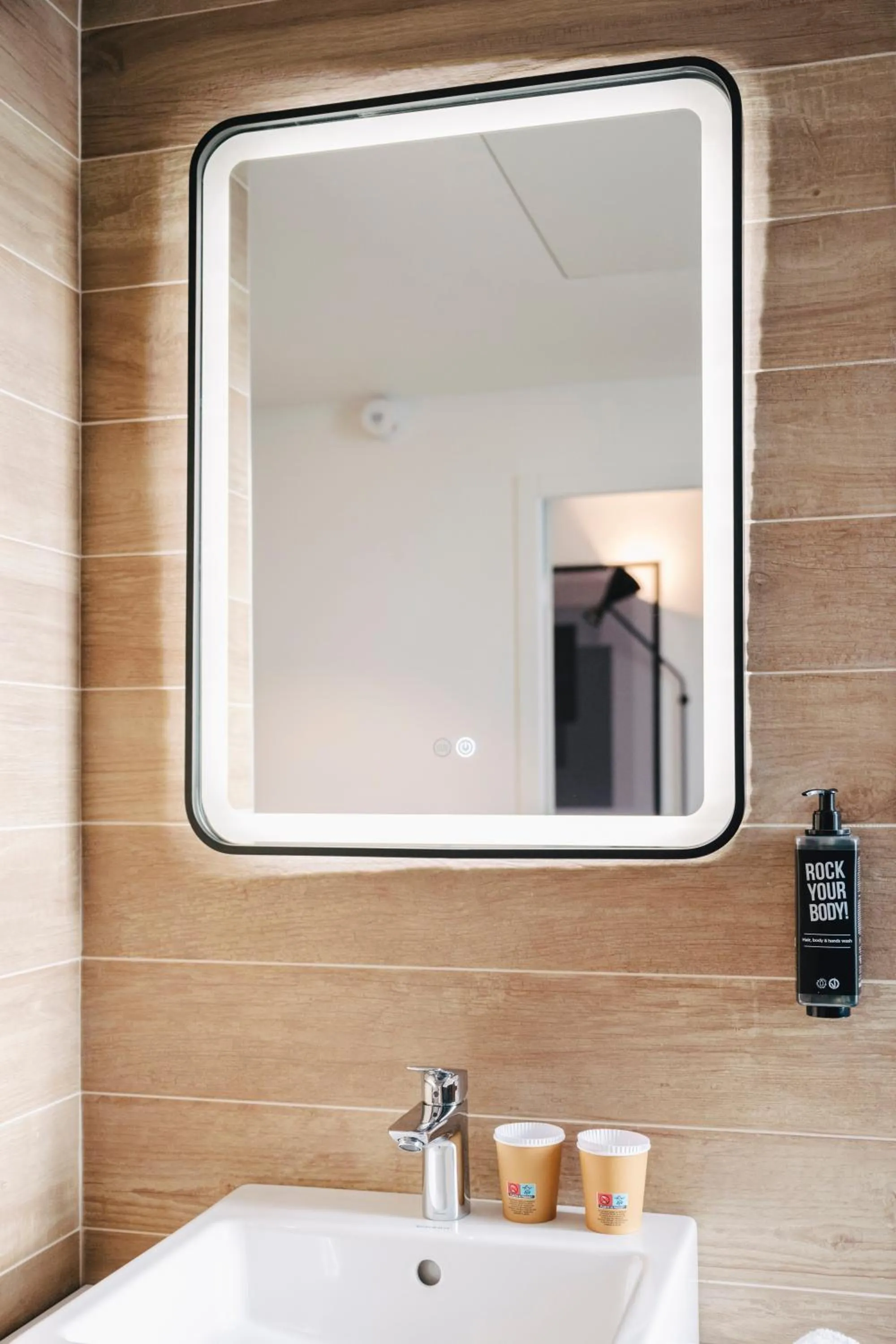 Bathroom in ibis Rouen Centre Rive Droite Pasteur