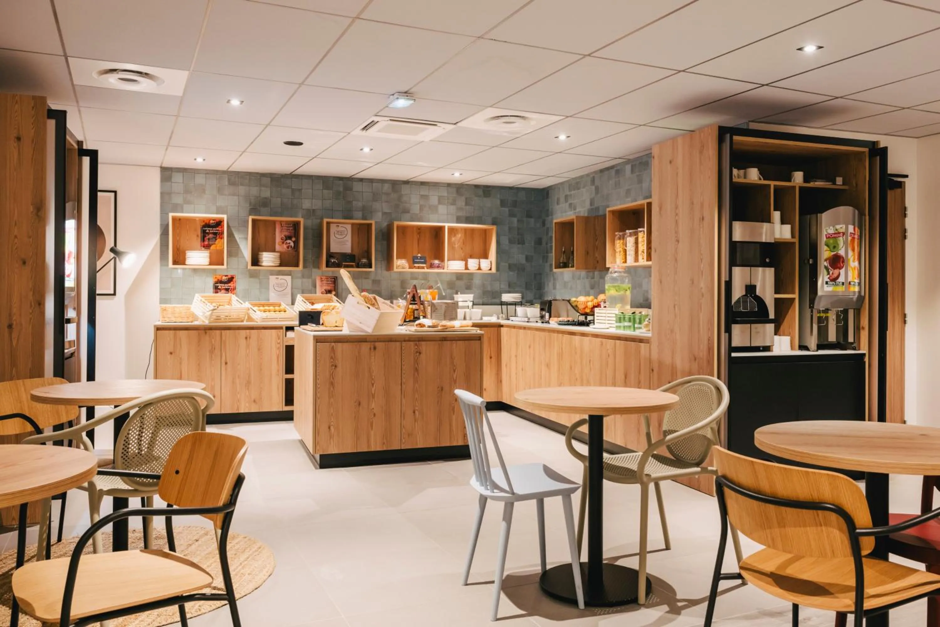 Breakfast in ibis Rouen Centre Rive Droite Pasteur