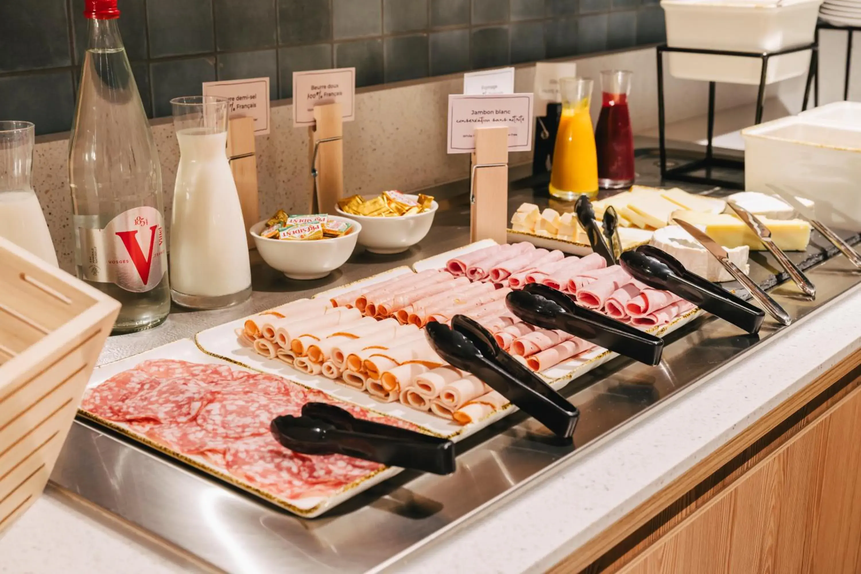 Buffet breakfast in ibis Rouen Centre Rive Droite Pasteur Buffet breakfast in ibis Rouen Centre Rive Droite Pasteur