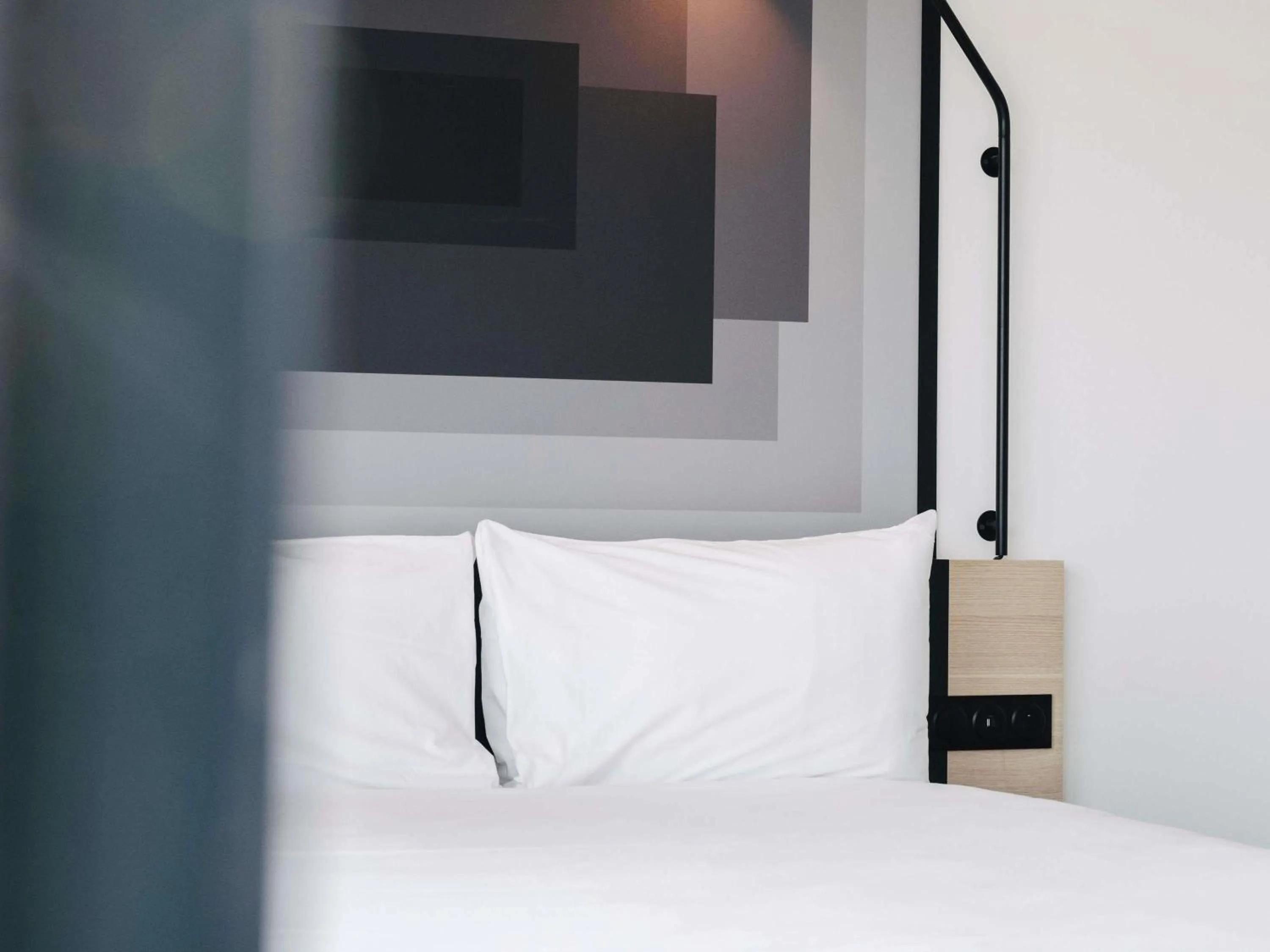 Bedroom, Bed in ibis Rouen Centre Rive Droite Pasteur