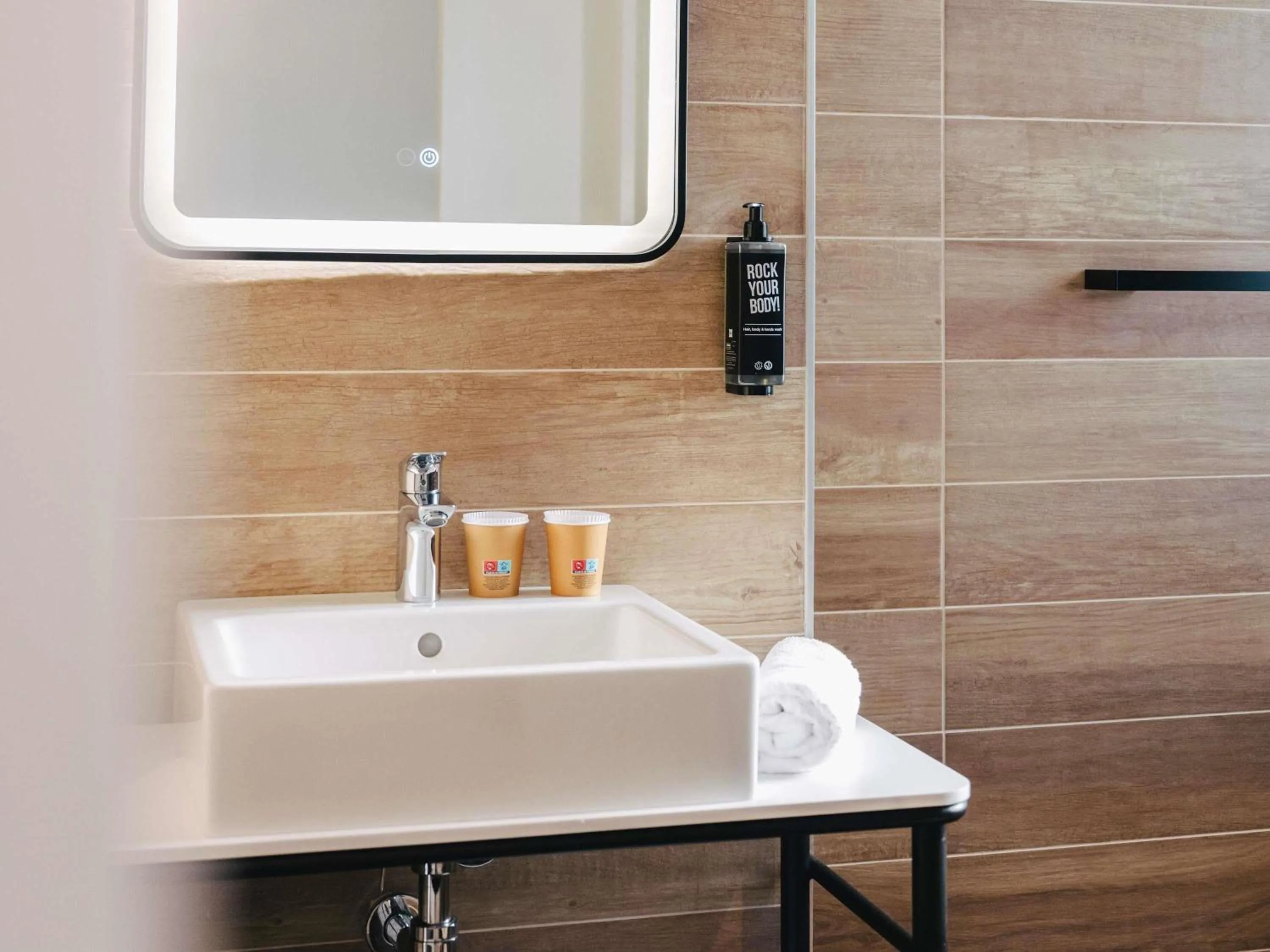 Bedroom in ibis Rouen Centre Rive Droite Pasteur