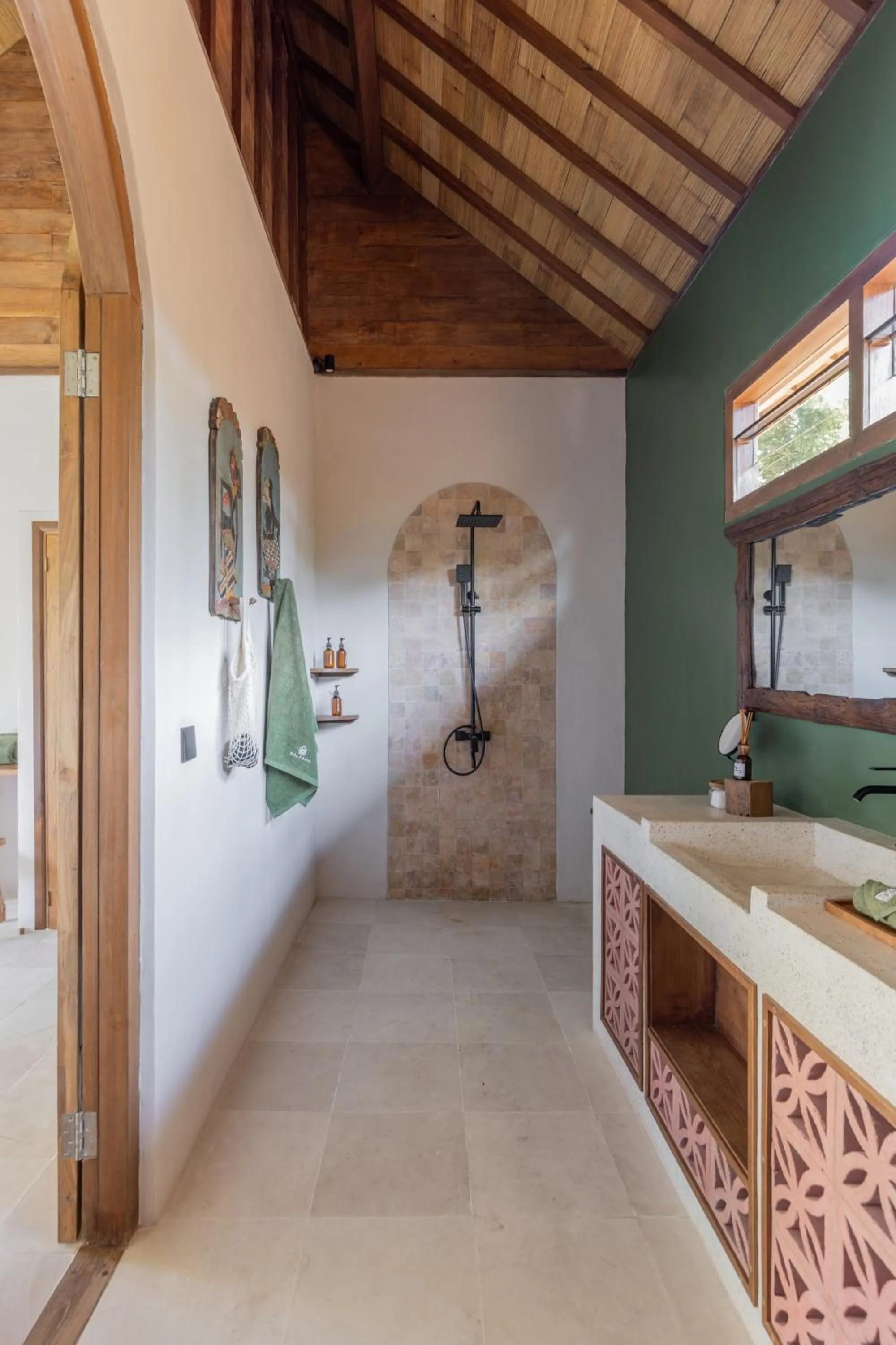 Shower in Kalyana Villa Gili Air