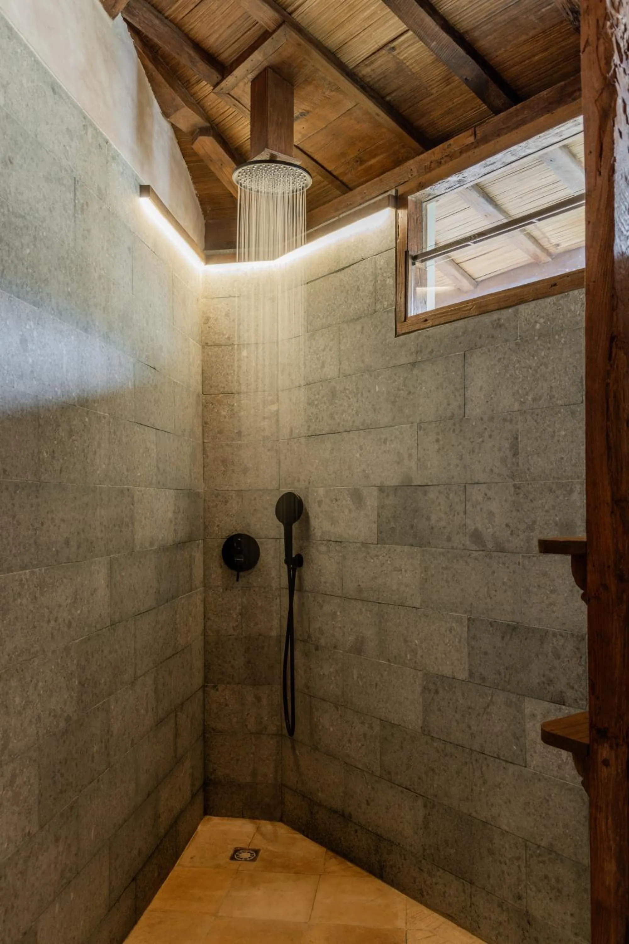 Bathroom in Kalyana Villa Gili Air
