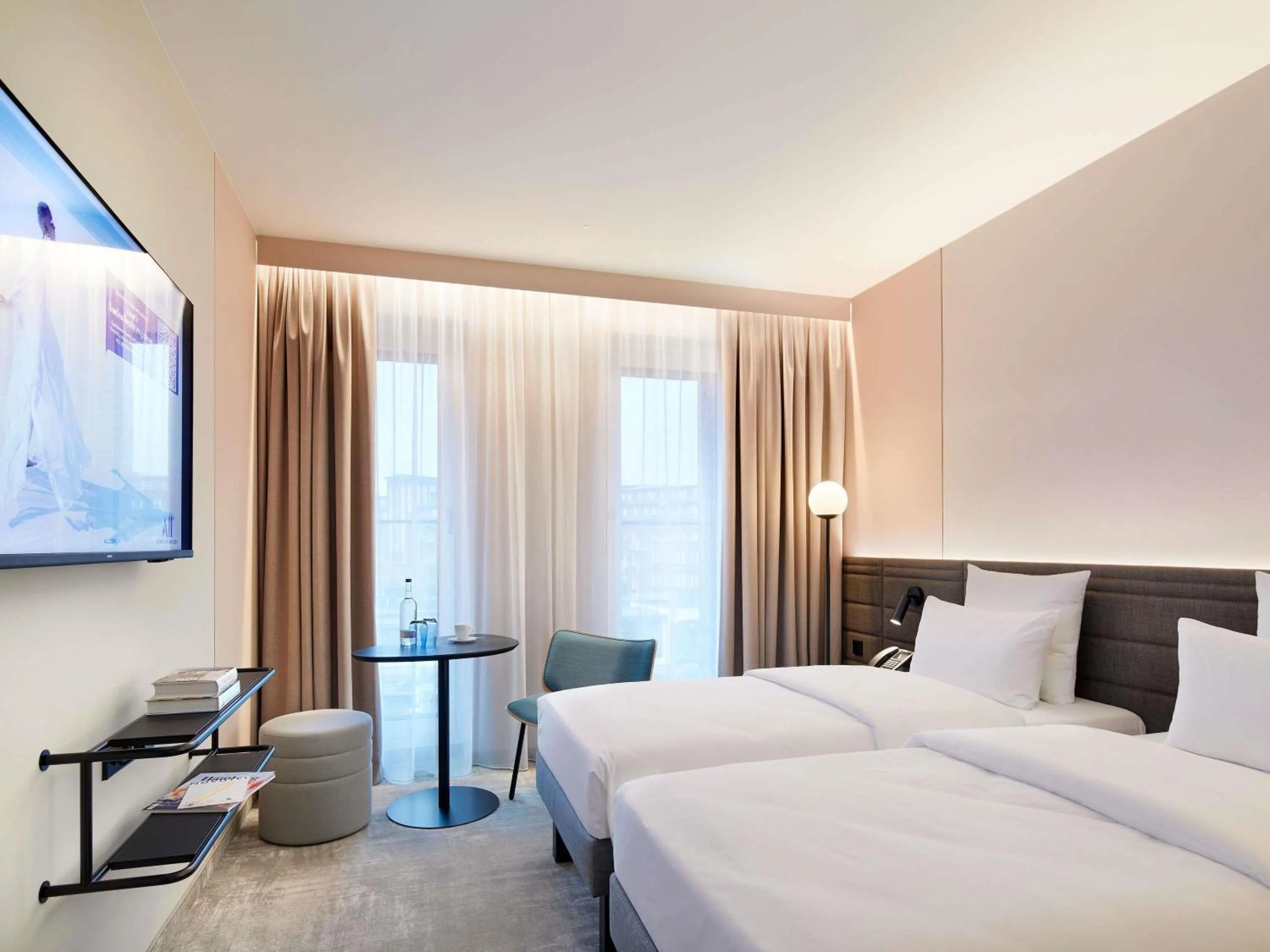 Bedroom, Bed in Novotel Hamburg Central Station