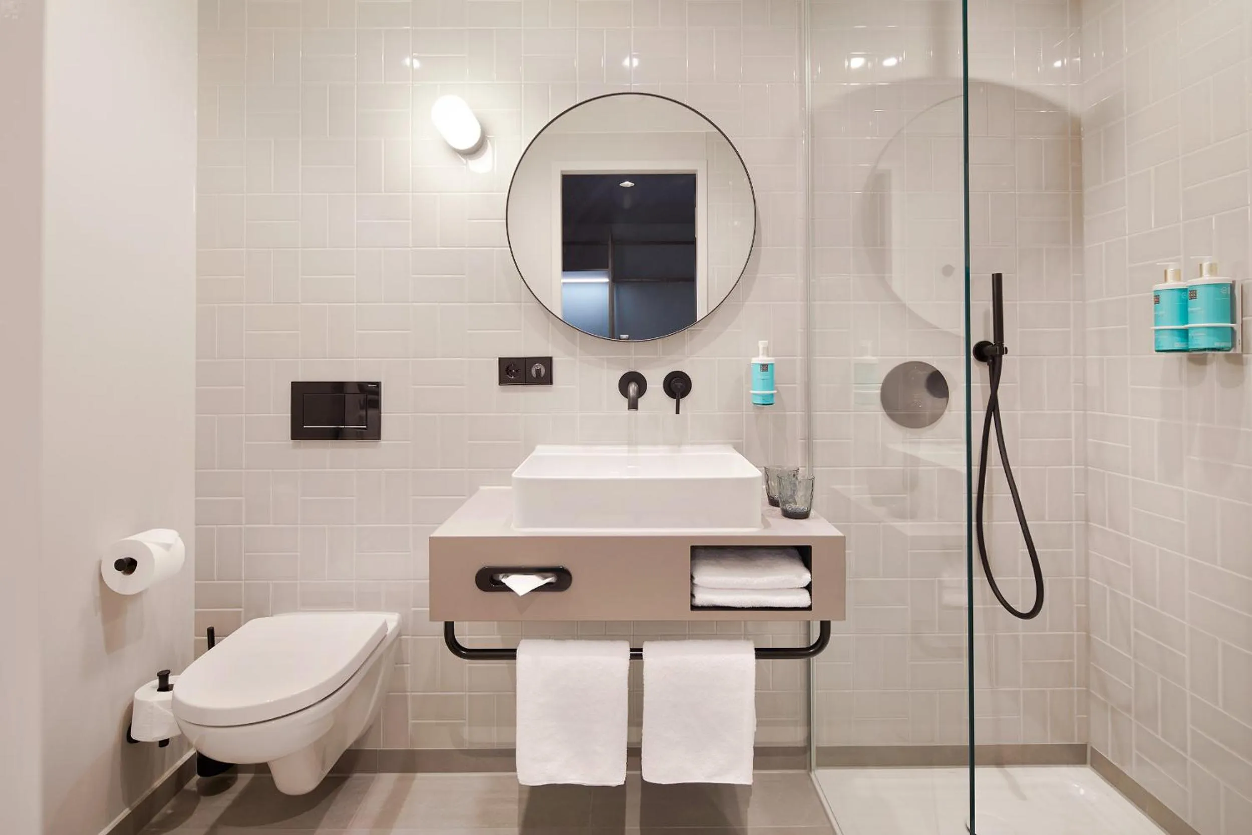 Bathroom in Novotel Hamburg Central Station