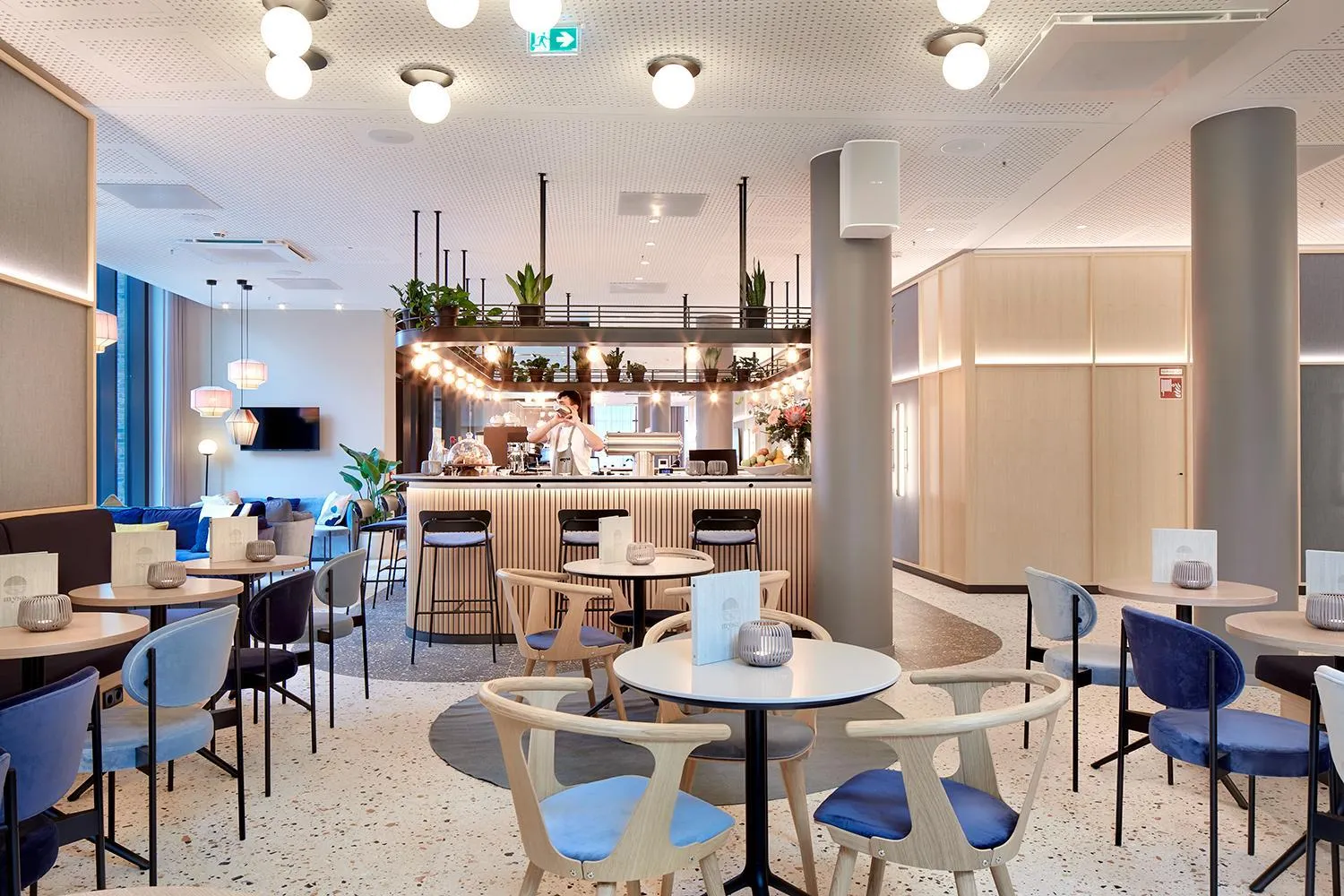 Restaurant/places to eat in Novotel Hamburg Central Station